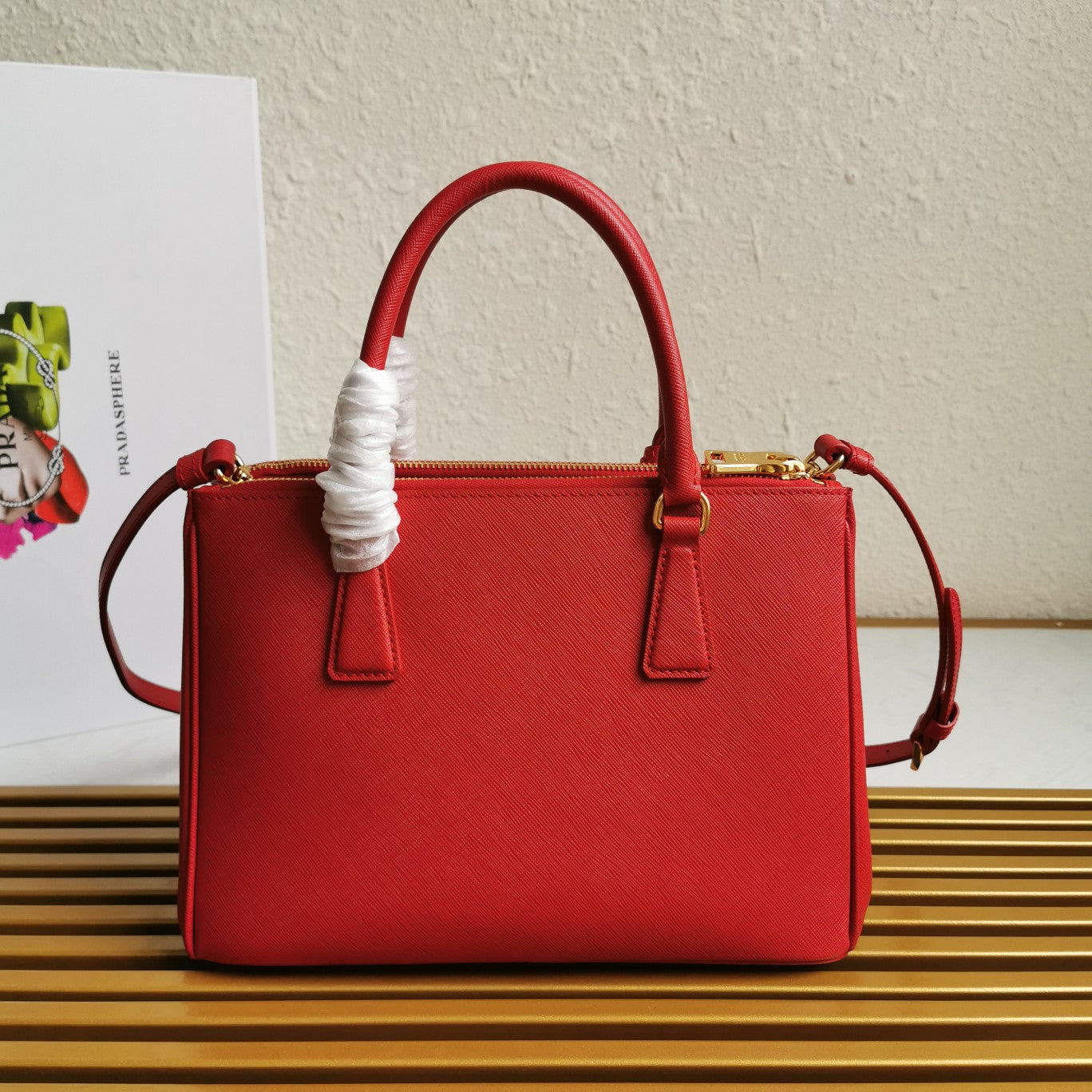 MEDIUM GALLERIA 28 RED SAFFIANO LEATHER - Product Image 4
