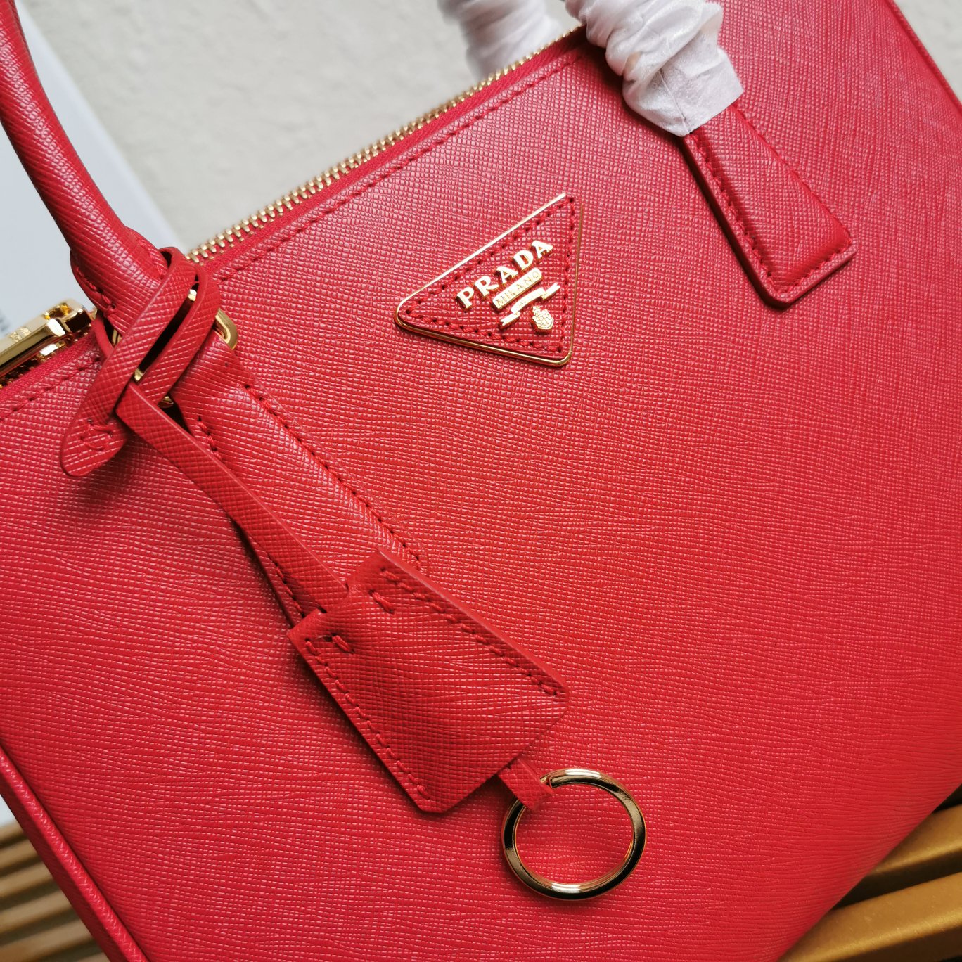 MEDIUM GALLERIA 28 RED SAFFIANO LEATHER - Product Image 5