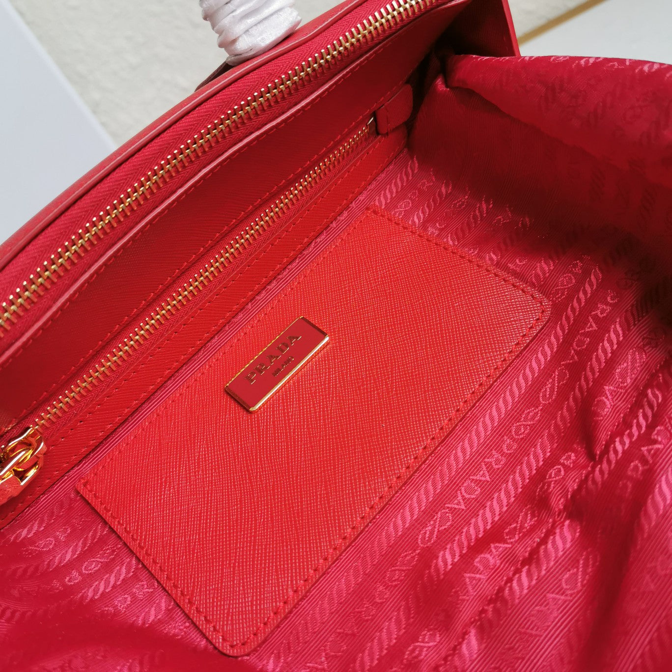 MEDIUM GALLERIA 28 RED SAFFIANO LEATHER - Product Image 9