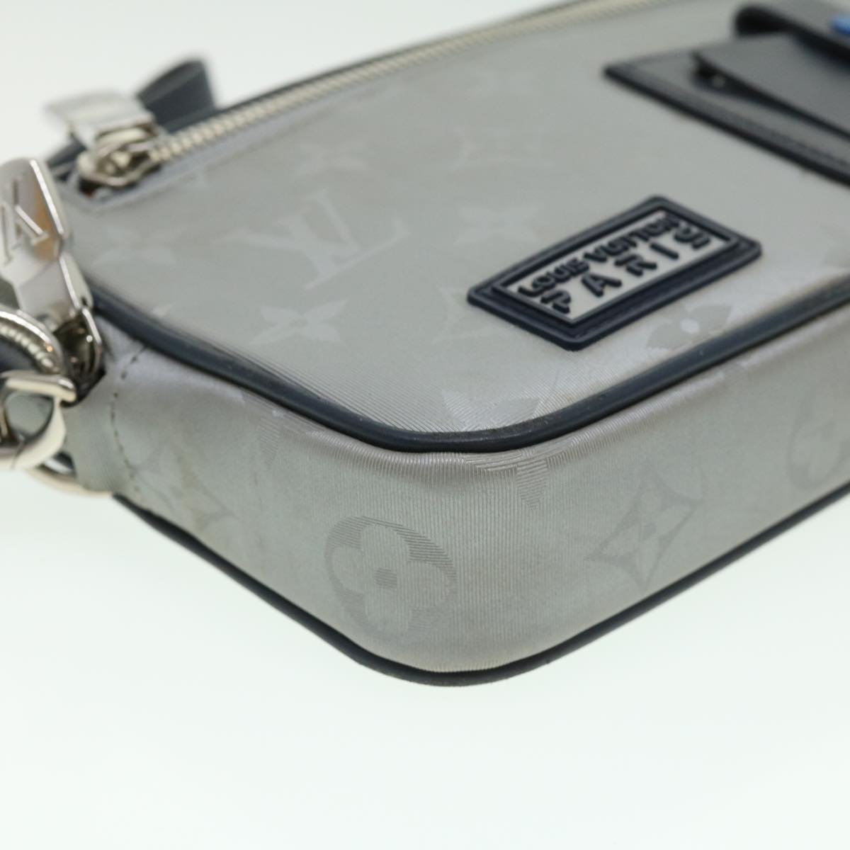 Louis Vuitton Alpha Silver Synthetic Clutch Bag ( ) - Product Image 3