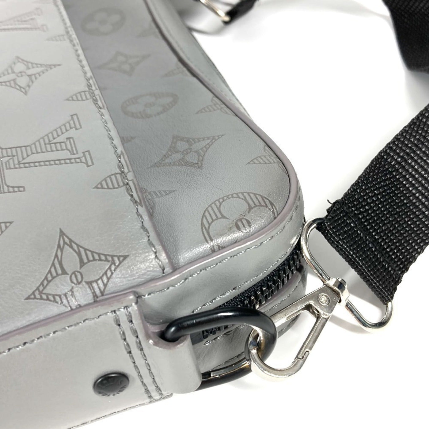Louis Vuitton Gray Monogram Shadow Clutch Bag Shoulder Bag ( ) - Product Image 4