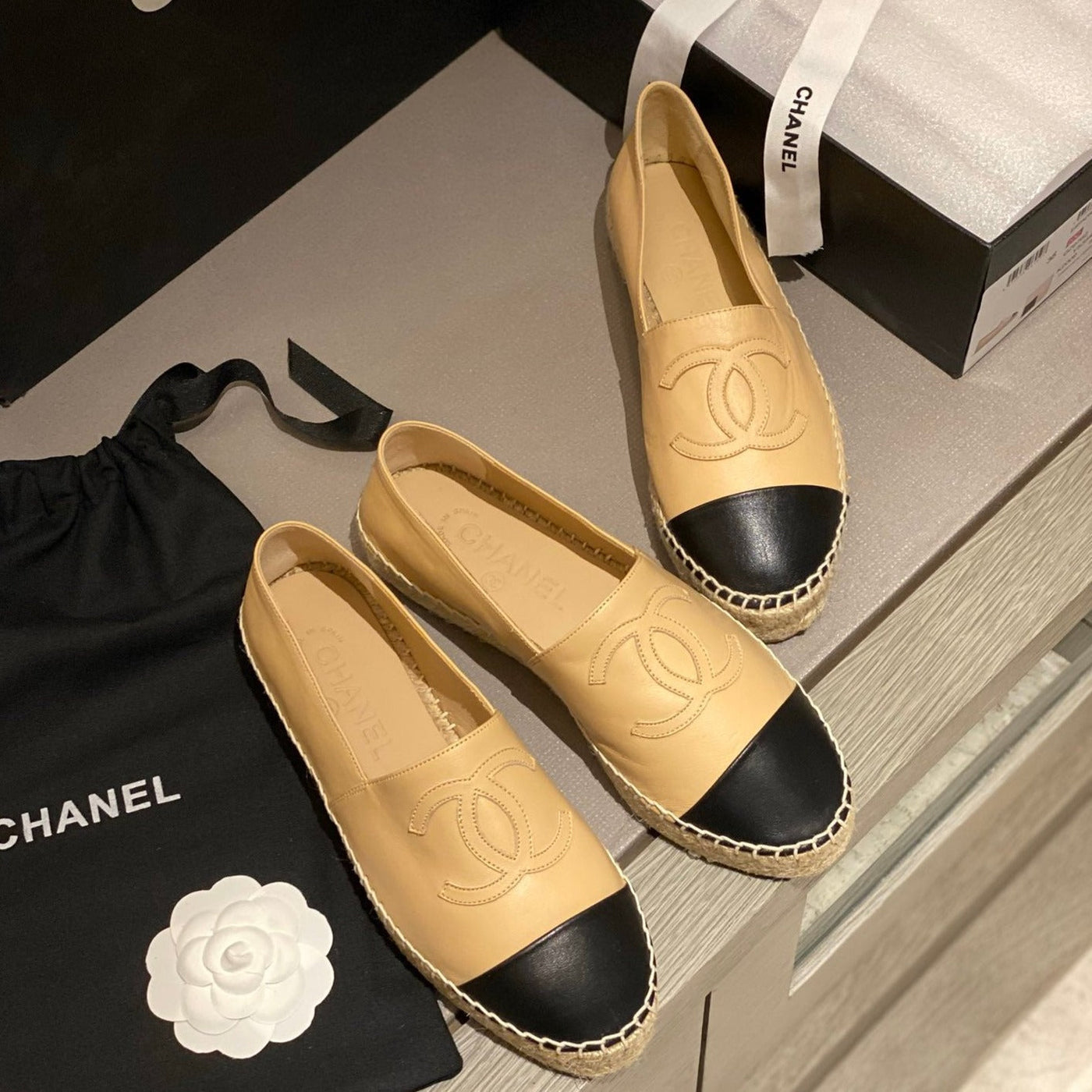 cc espadrilles beige black calfskin | Studio Nafay