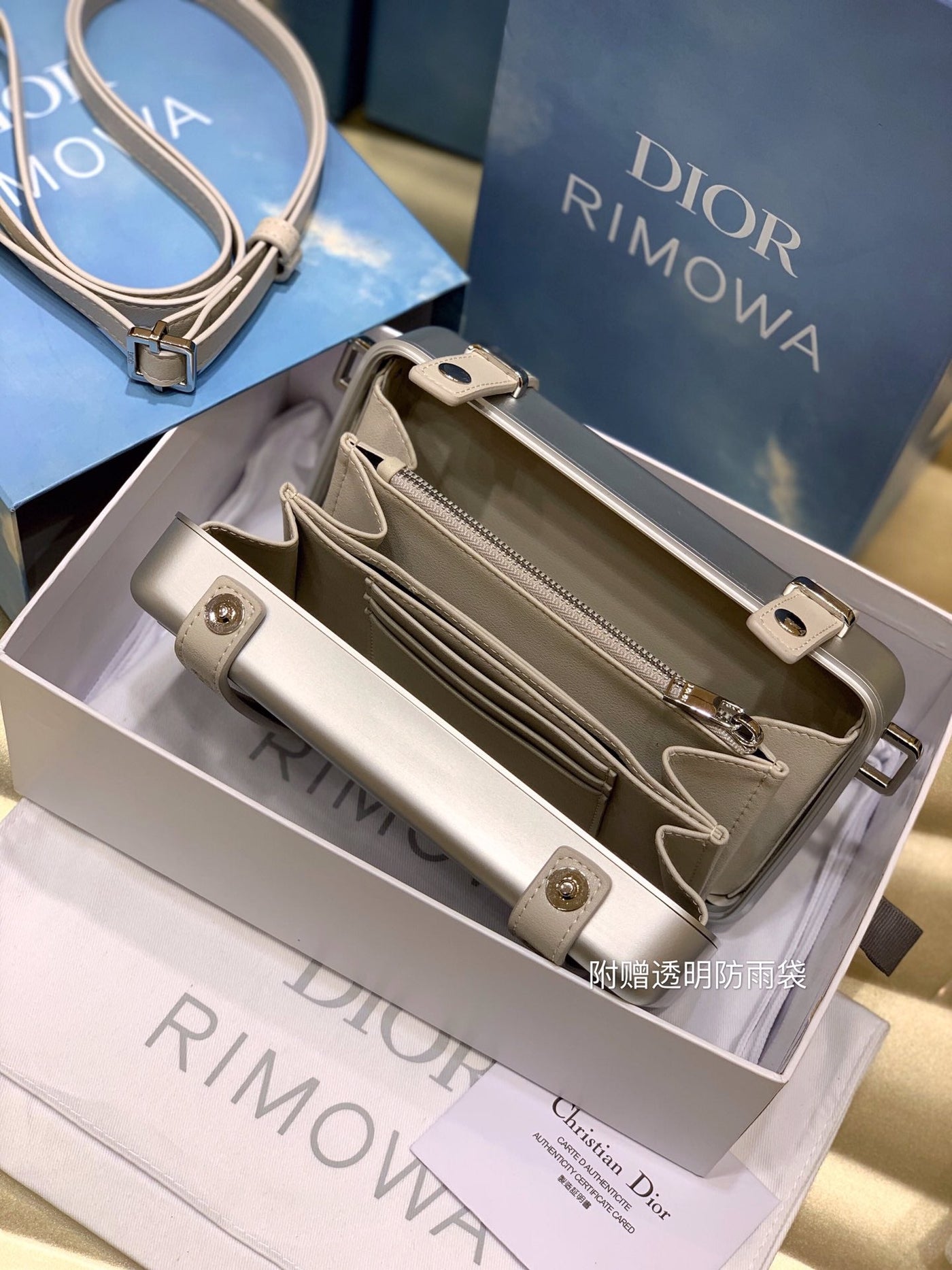 RIMOWA 20 CASE BAG IN SILVER ALUMINUM MAGNESIUM - Product Image 5