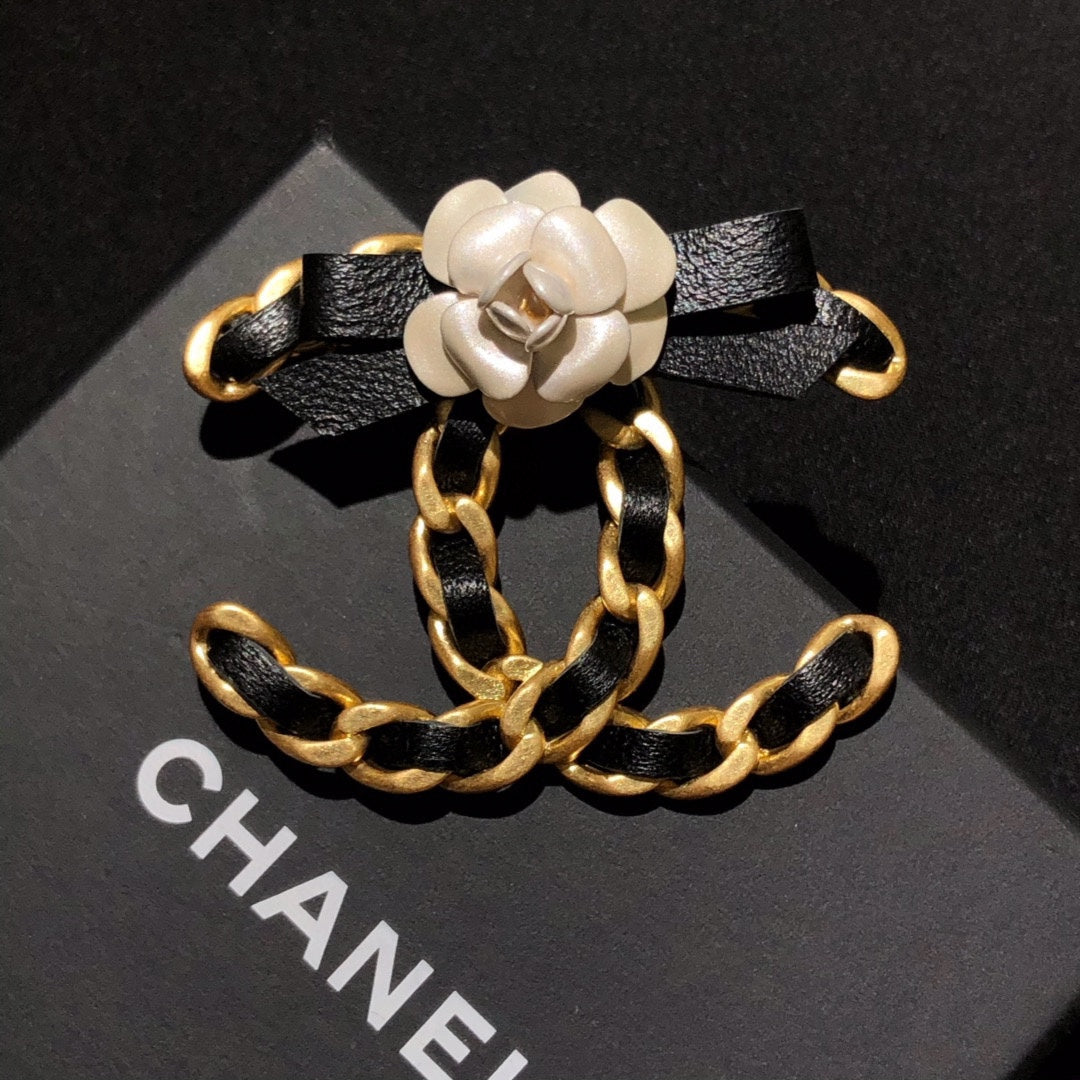 CC Brooch Gold 158839 | Studio Nafay