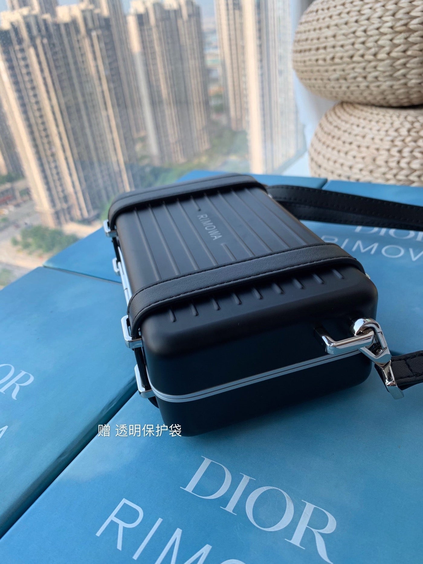 RIMOWA 20 CASE BAG IN BLACK ALUMINUM MAGNESIUM - Product Image 2