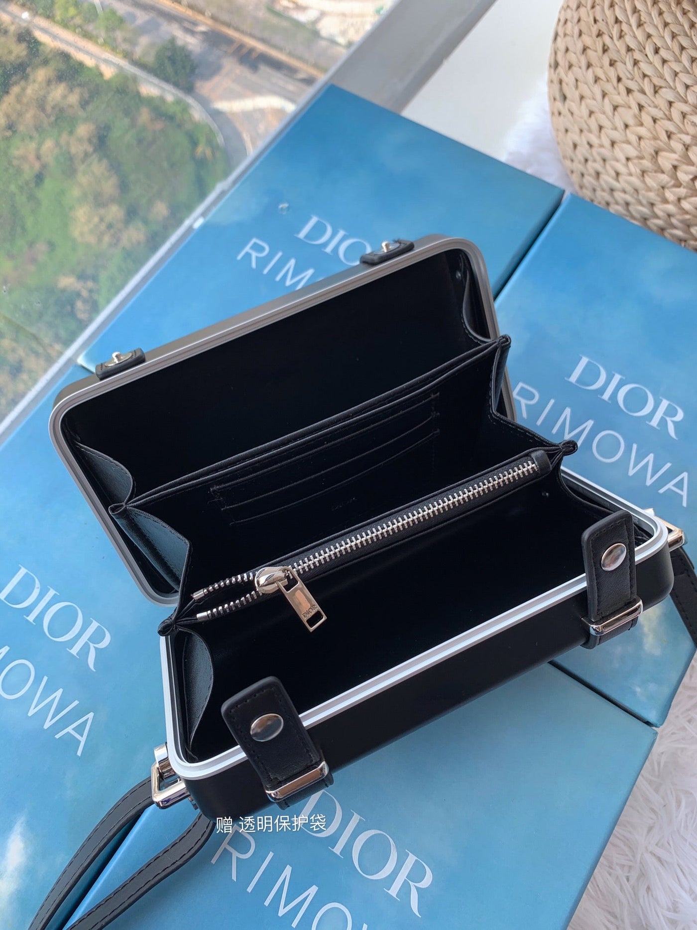 RIMOWA 20 CASE BAG IN BLACK ALUMINUM MAGNESIUM - Product Image 6