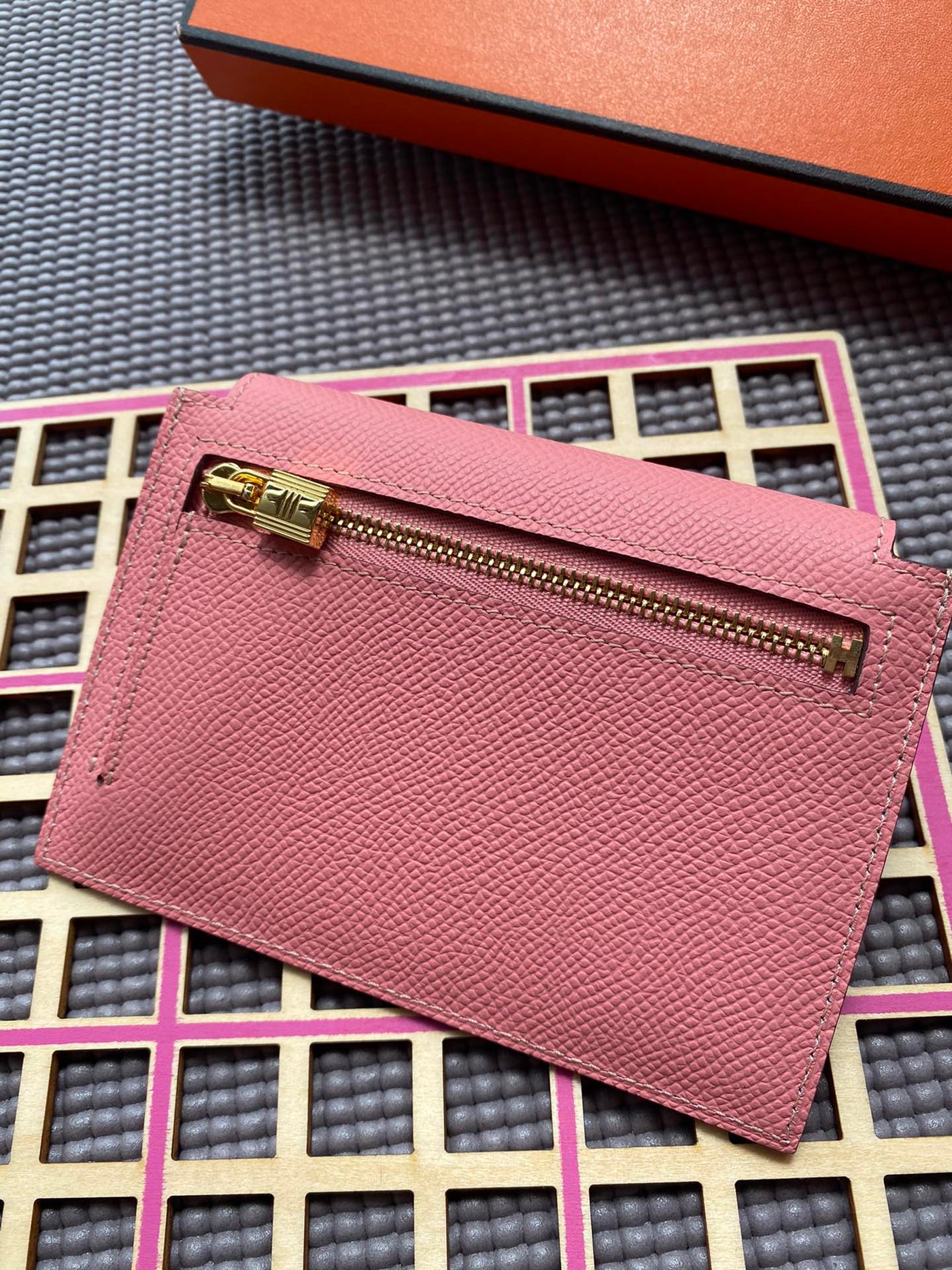 HM Kelly Pocket 13.5 Pink Epsom Ghw - Product Image 2