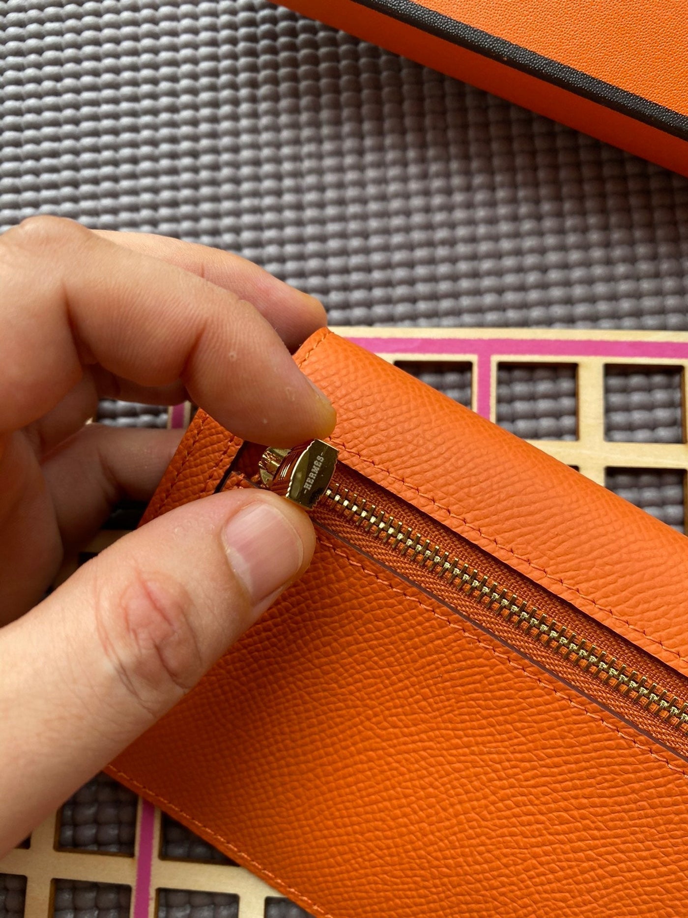 HM Kelly Pocket 13.5 Orange Epsom Ghw - Product Image 8
