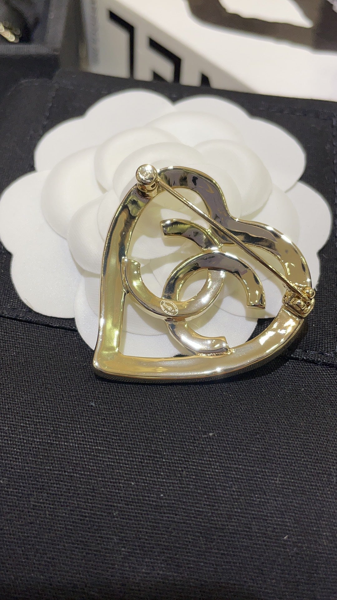 CC Brooch Gold 159549 - Product Image 2
