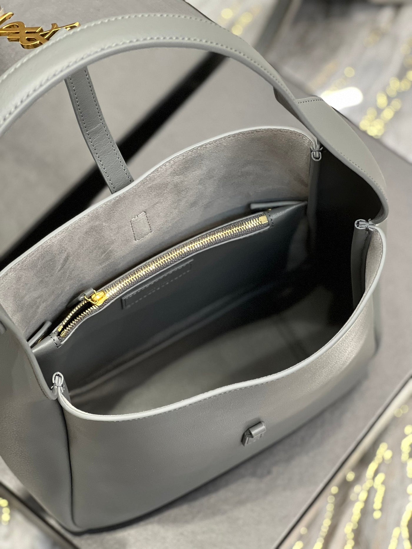 le 5a7 small 23 rock gray calfskin - Product Image 5