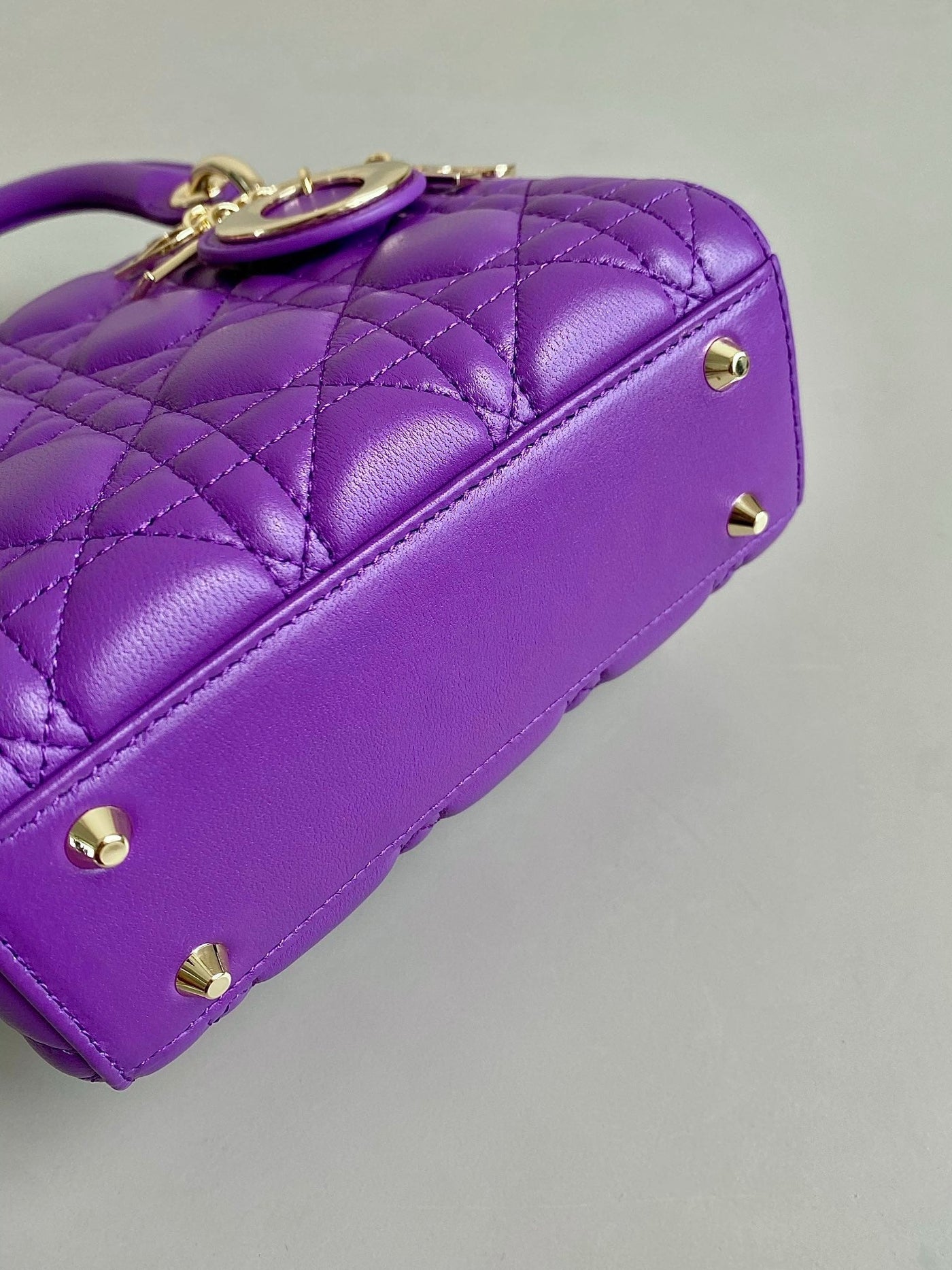 LADY 17 IN VIOLET PURPLE LAMBSKIN WITH CANNAGE PATTERN - Product Image 9
