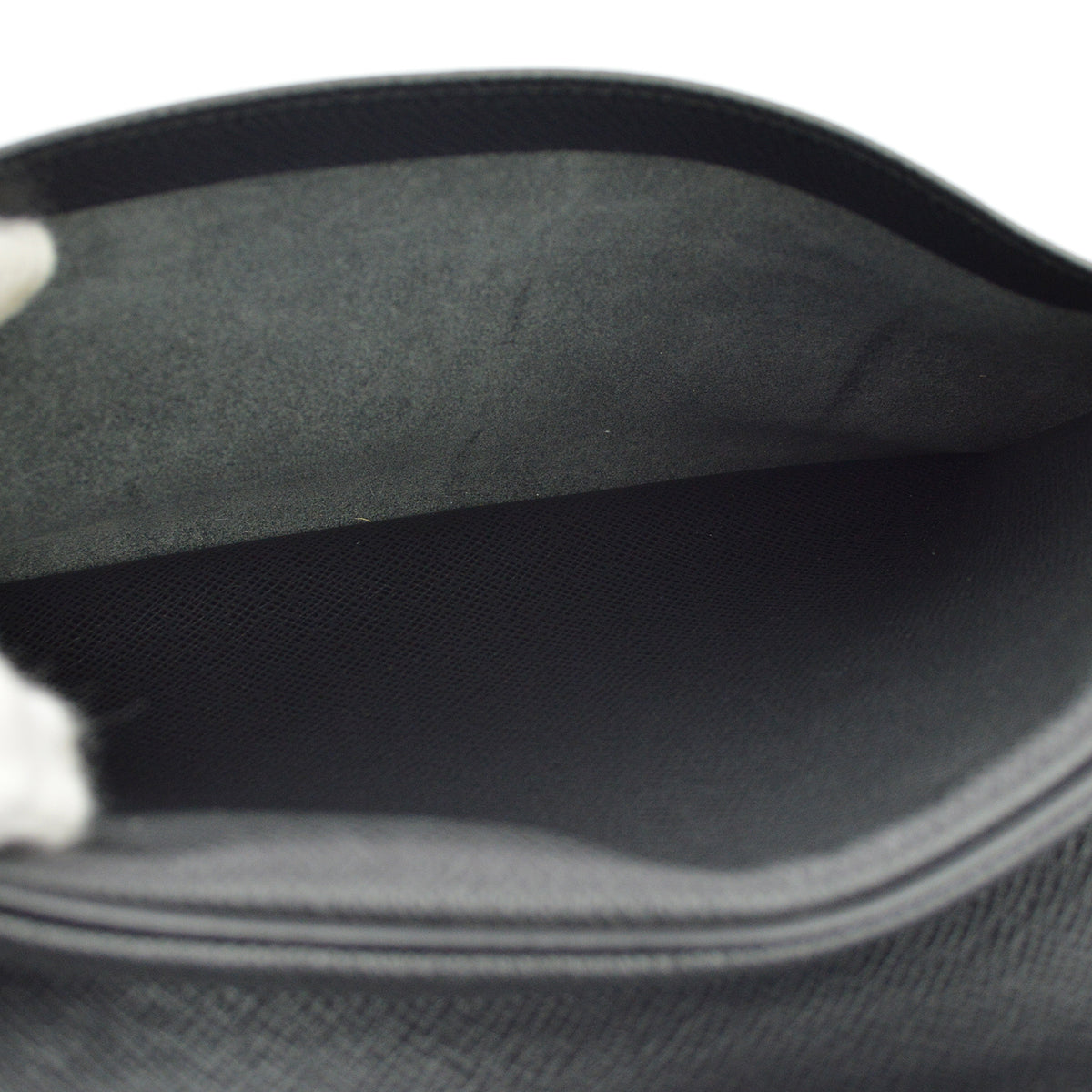 Louis Vuitton Black Taiga Reporter PM Shoulder Bag