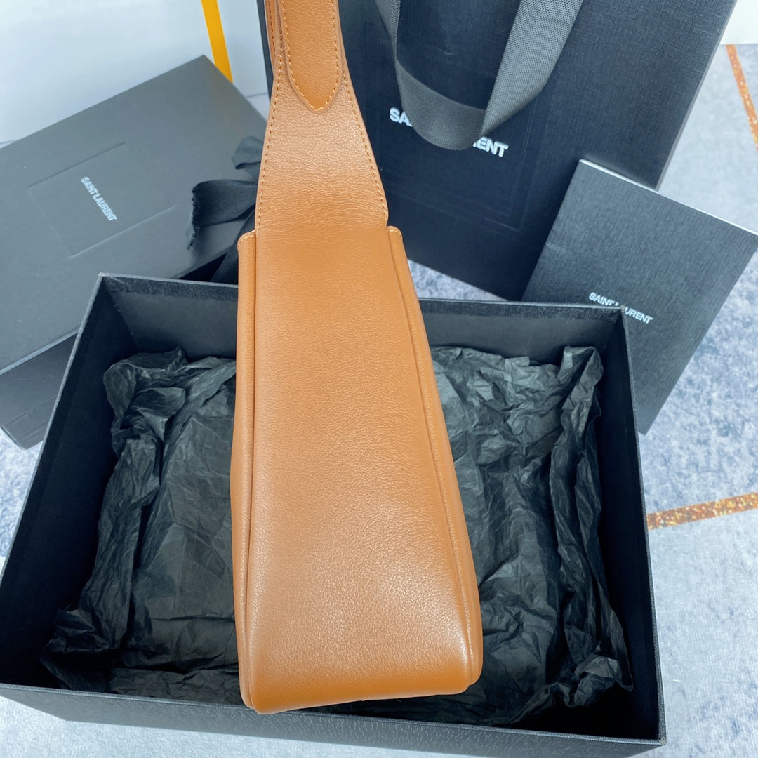 le 5a7 small 23cm brown calfskin - Product Image 4