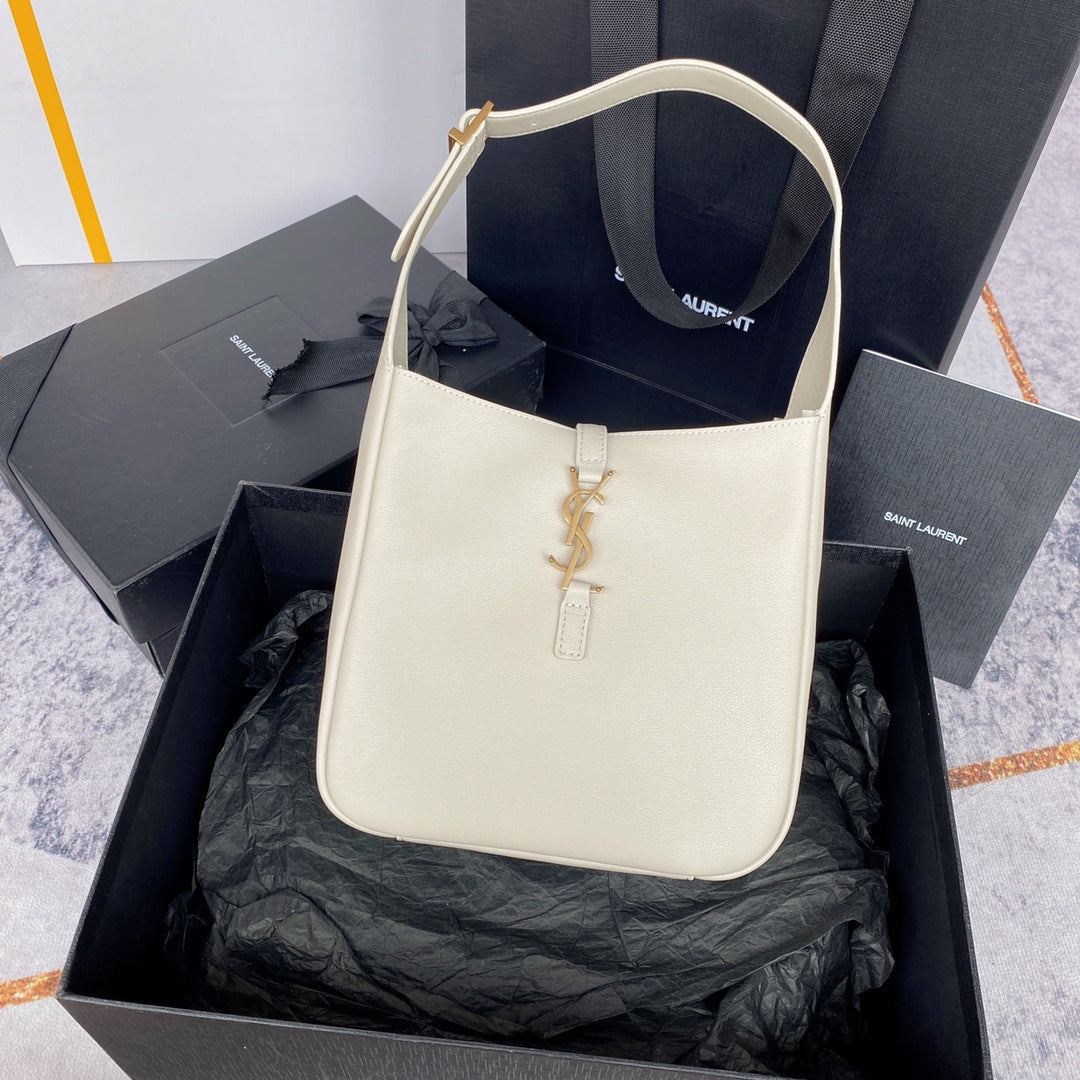 le 5a7 small 23cm white calfskin | Studio Nafay