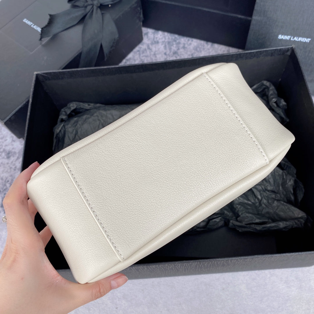 le 5a7 small 23cm white calfskin - Product Image 5