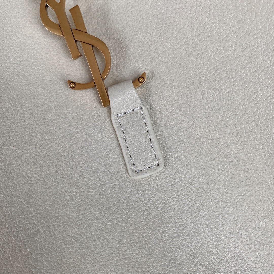 le 5a7 small 23cm white calfskin - Product Image 7