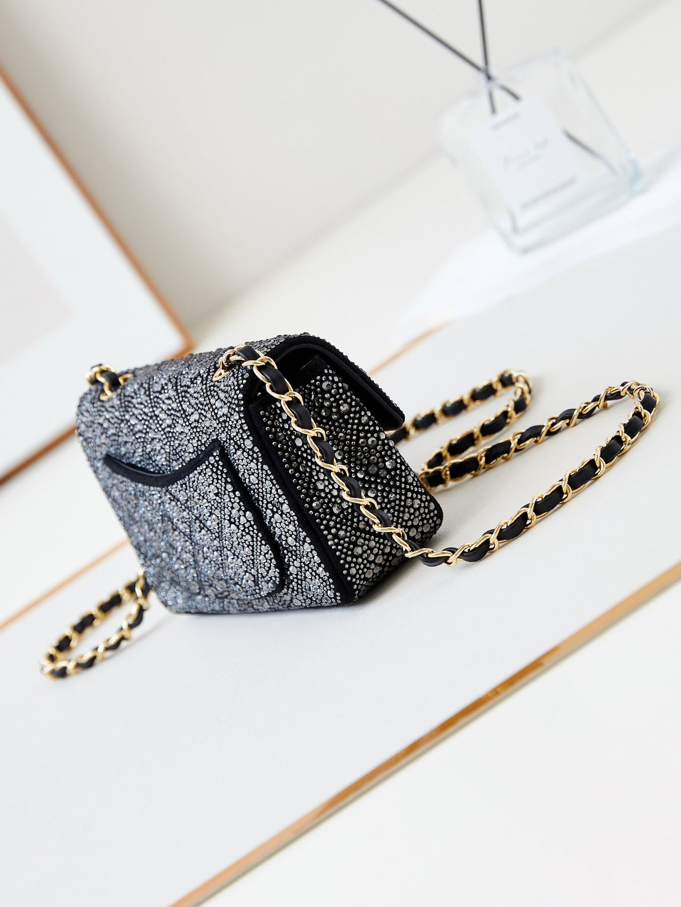 24b mini flap bag 20cm black lambskin silver diamond - Product Image 7