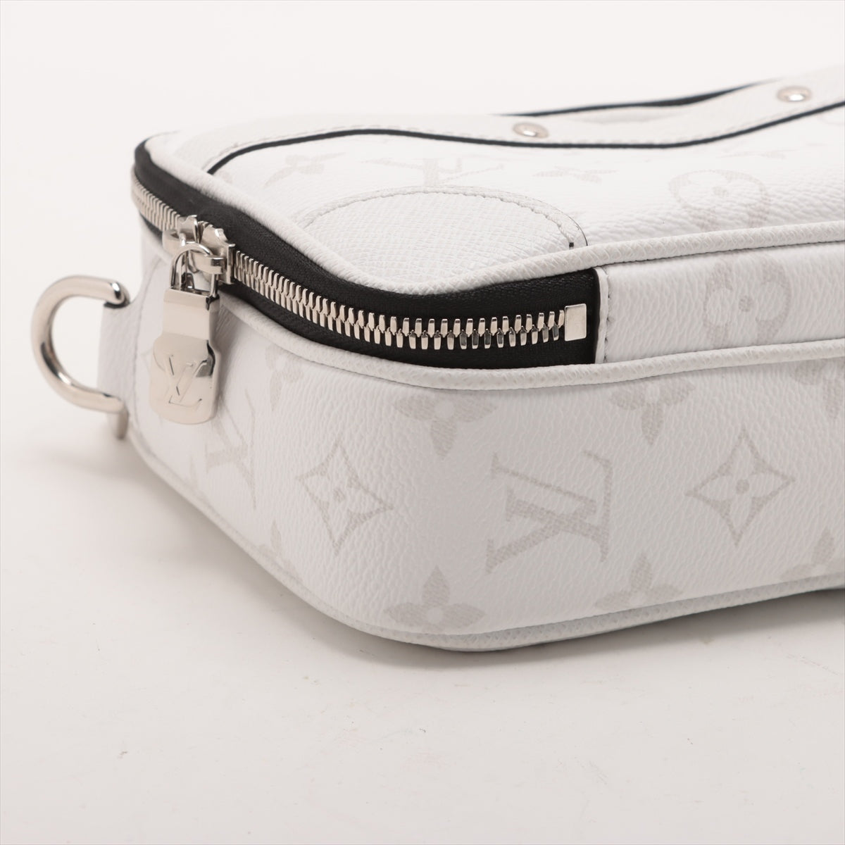 Louis Vuitton Outdoor Messenger PM