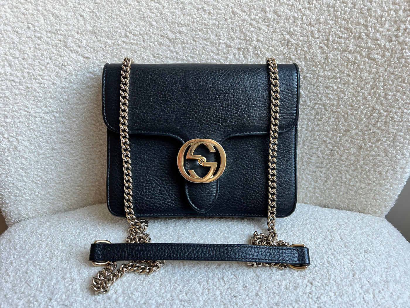 Gucci Interlocking GG Black Small Shoulder Bag - Product Image 4