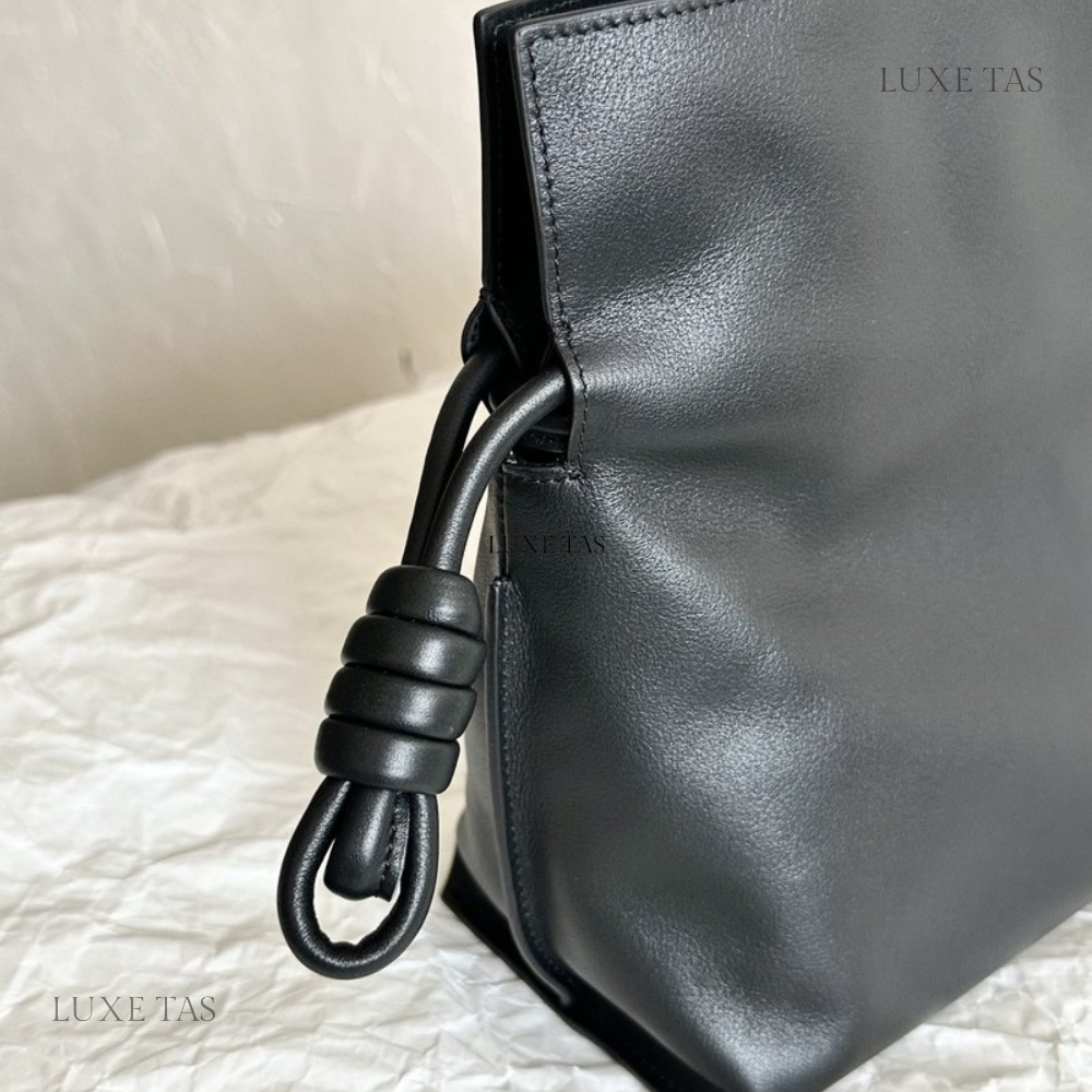 Black Flamenco Clutch In Nappa Calfskin Leather Crossbody Bag for Women - Product Image 6