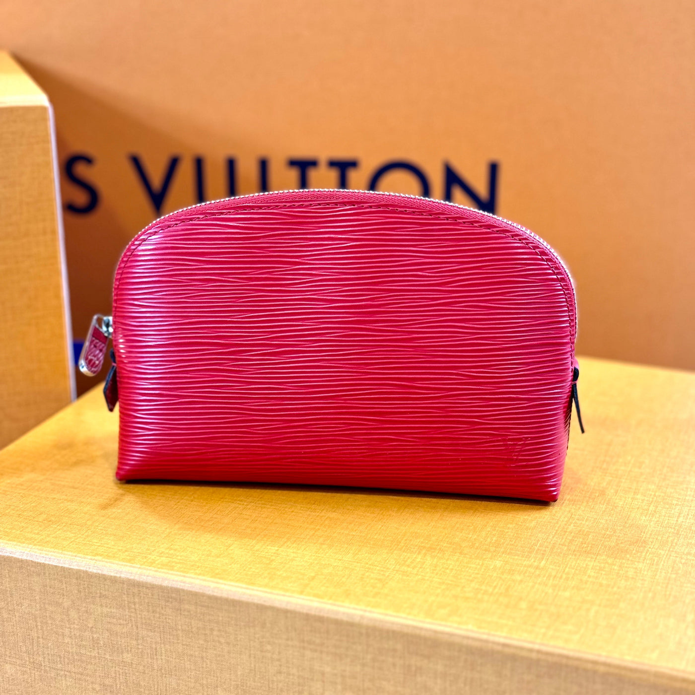 Louis Vuitton - Pochette cuir épi