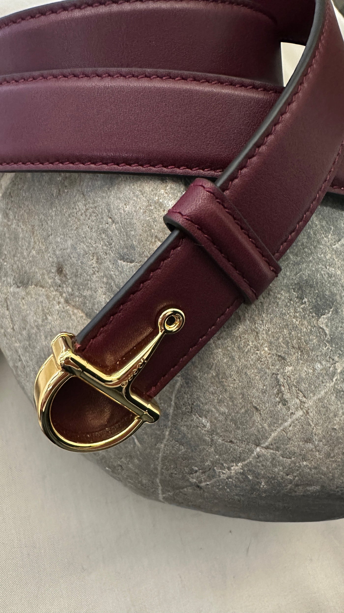 GUCCI Half Horsebit Belt Bordeaux | Studio Nafay