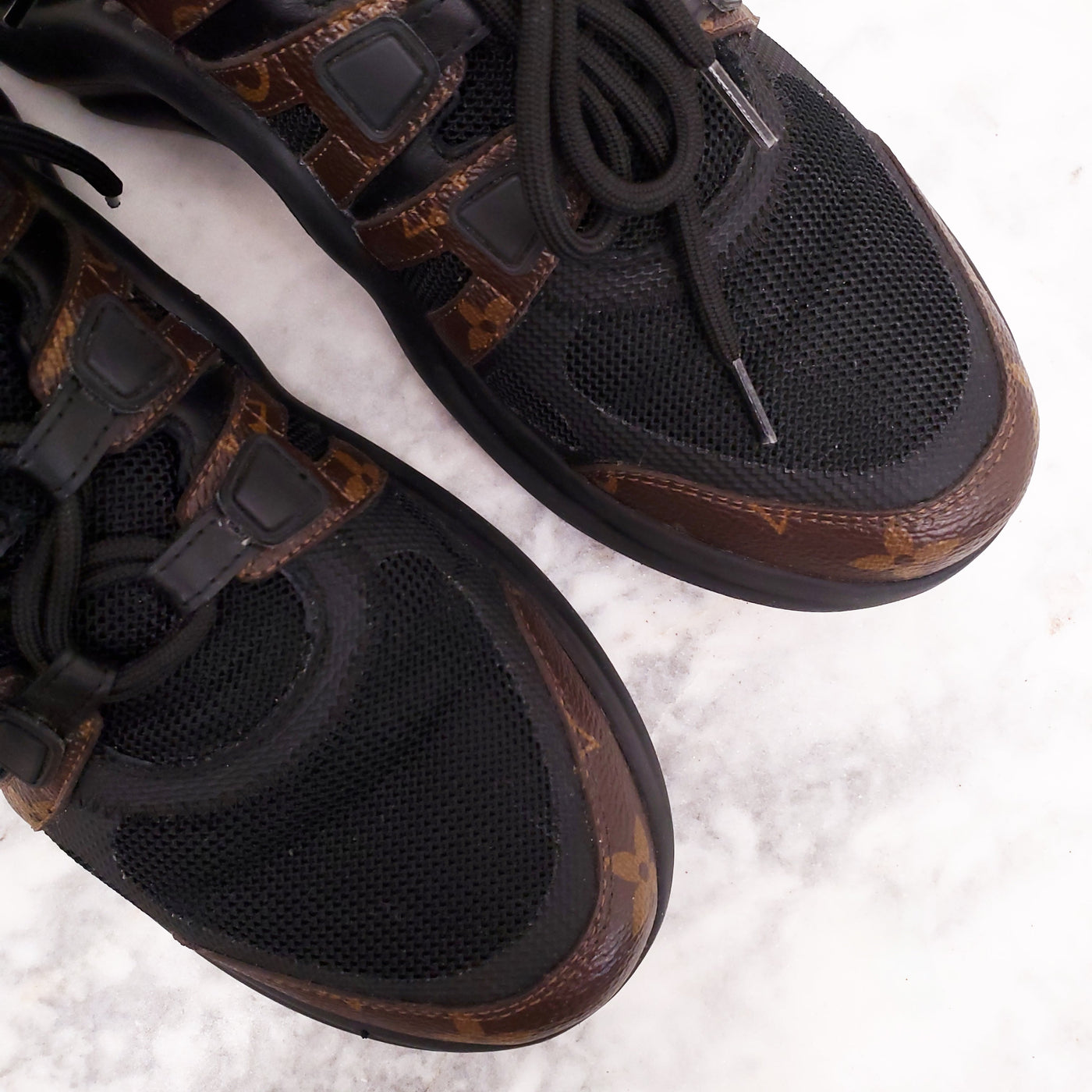 LOUIS VUITTON 'ARCHLIGHT' MONOGRAM SNEAKERS - SIZE 39.5