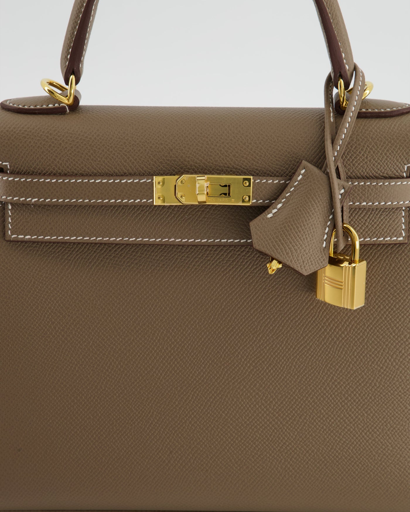 Hermes Kelly 25 Sellier Bag in Etoupe Epsom Leather and Gold Hardware - Product Image 14