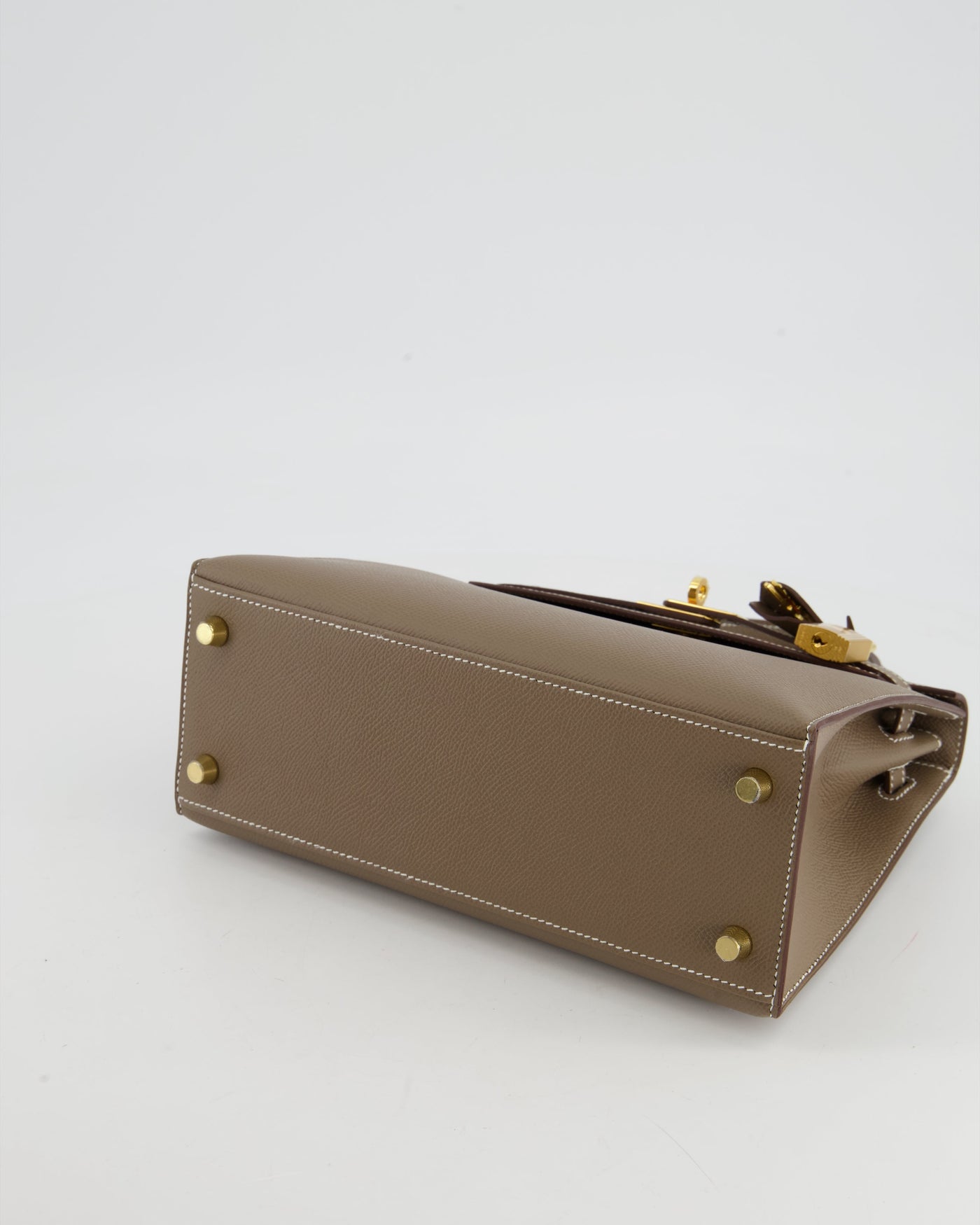Hermes Kelly 25 Sellier Bag in Etoupe Epsom Leather and Gold Hardware - Product Image 18