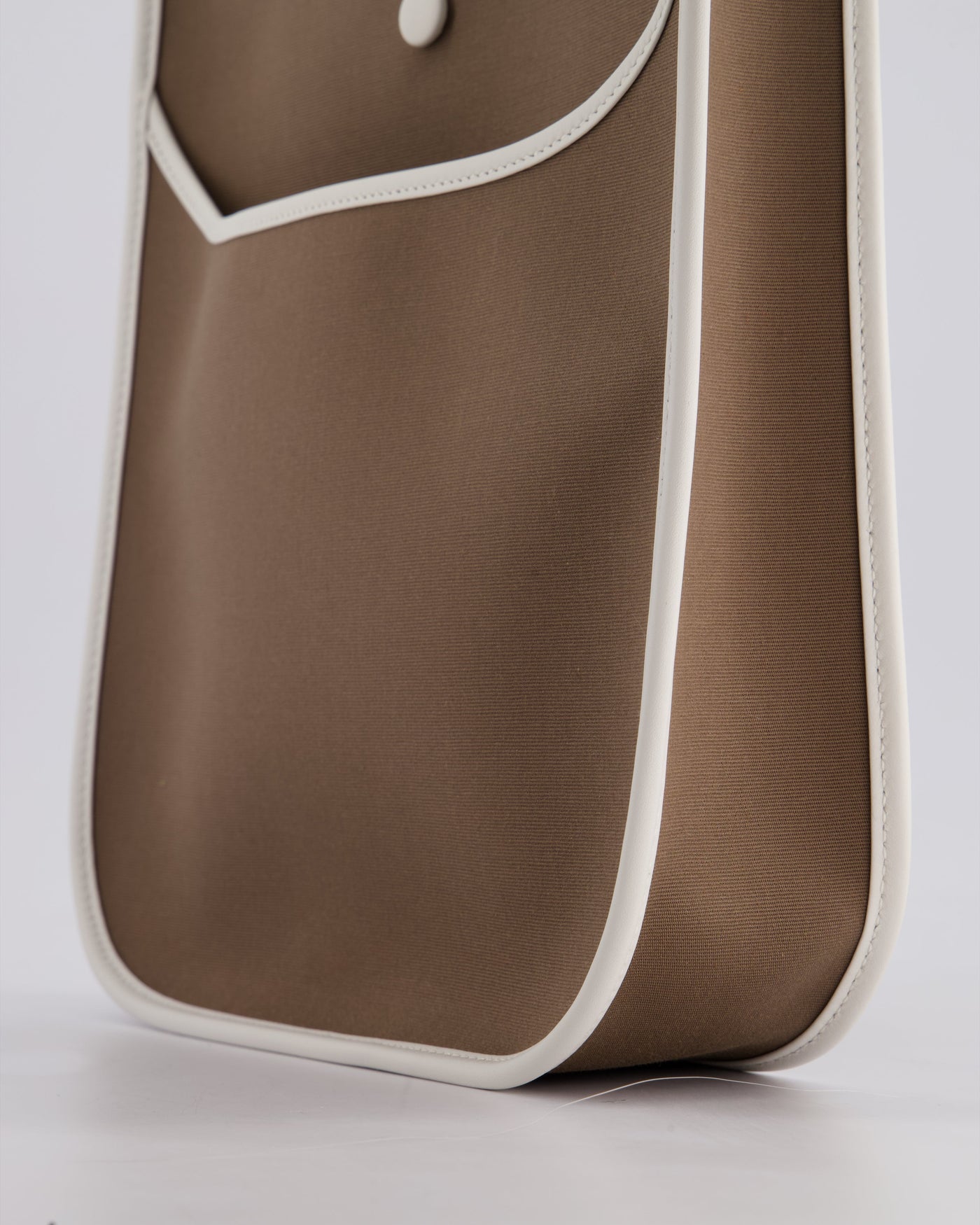 Hermes Evelyne 29 in Neo Etoupe Canvas and White with Palladium Hardware - Product Image 13