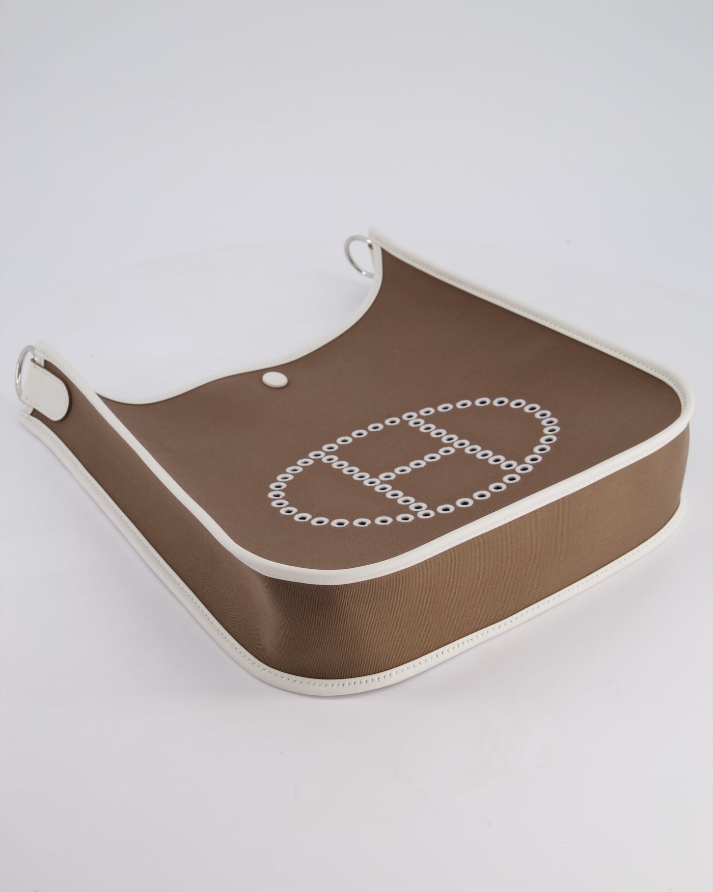 Hermes Evelyne 29 in Neo Etoupe Canvas and White with Palladium Hardware - Product Image 20