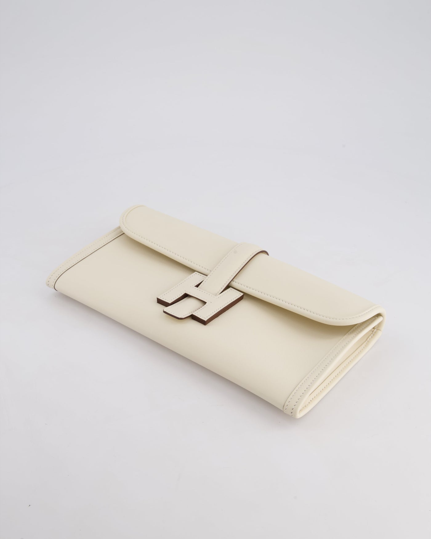 Hermes Jige Elan 29cm Clutch Bag in Nata Evercolour Leather - Product Image 17