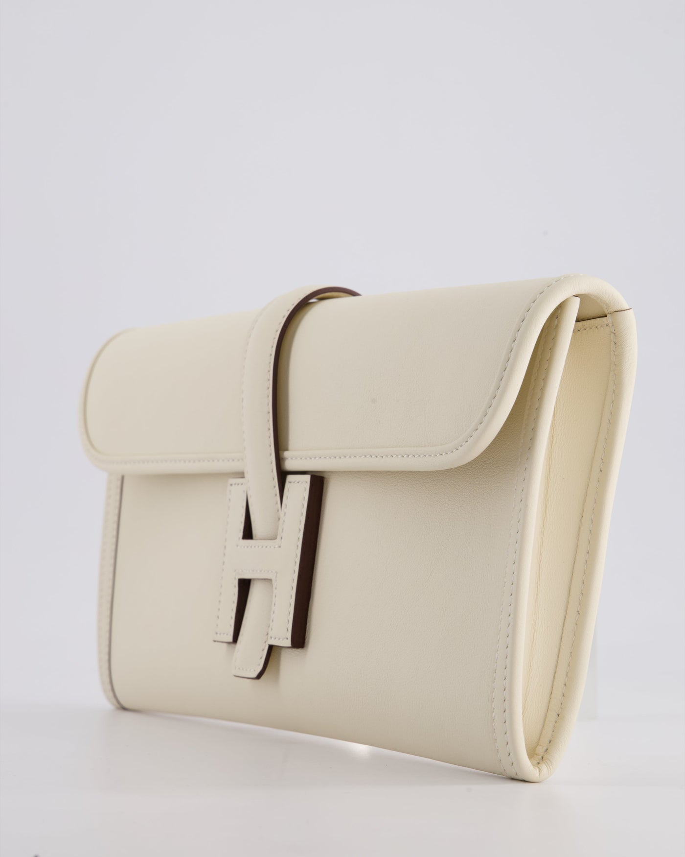 Hermes Jige Elan 29cm Clutch Bag in Nata Evercolour Leather - Product Image 14