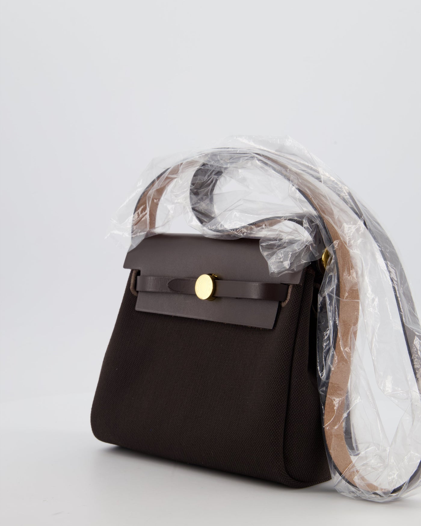 Hermes Herbag Zip 20 Bag in Ebene Viking Canvas & Ebene Vache Hunter Leather with Gold Hardware - Product Image 8