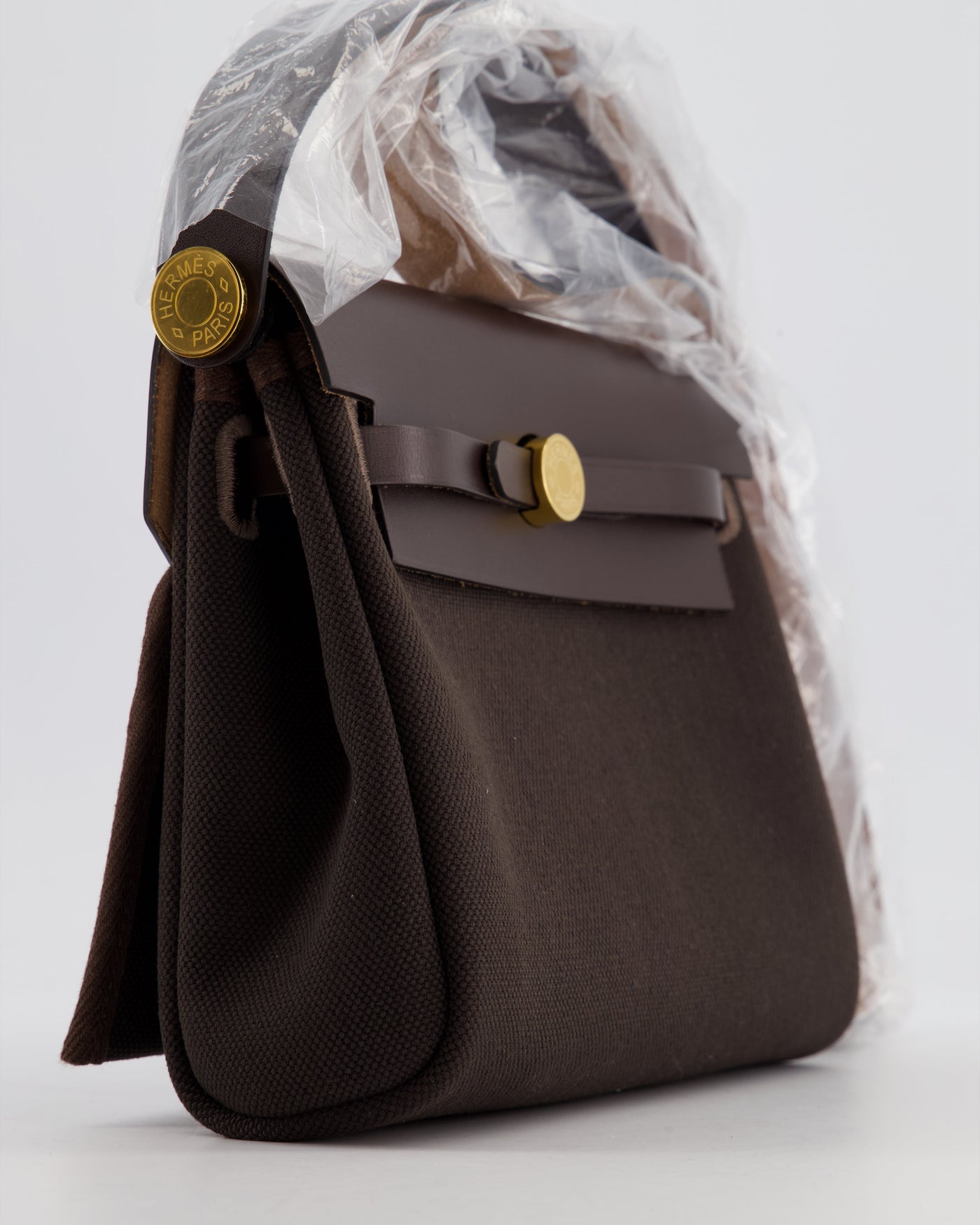 Hermes Herbag Zip 20 Bag in Ebene Viking Canvas & Ebene Vache Hunter Leather with Gold Hardware - Product Image 9