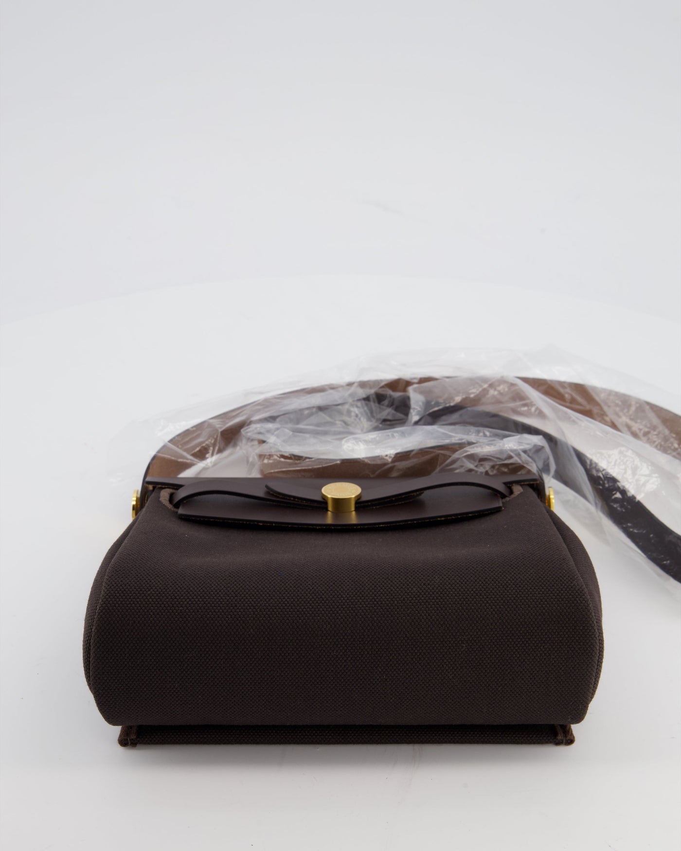 Hermes Herbag Zip 20 Bag in Ebene Viking Canvas & Ebene Vache Hunter Leather with Gold Hardware - Product Image 17