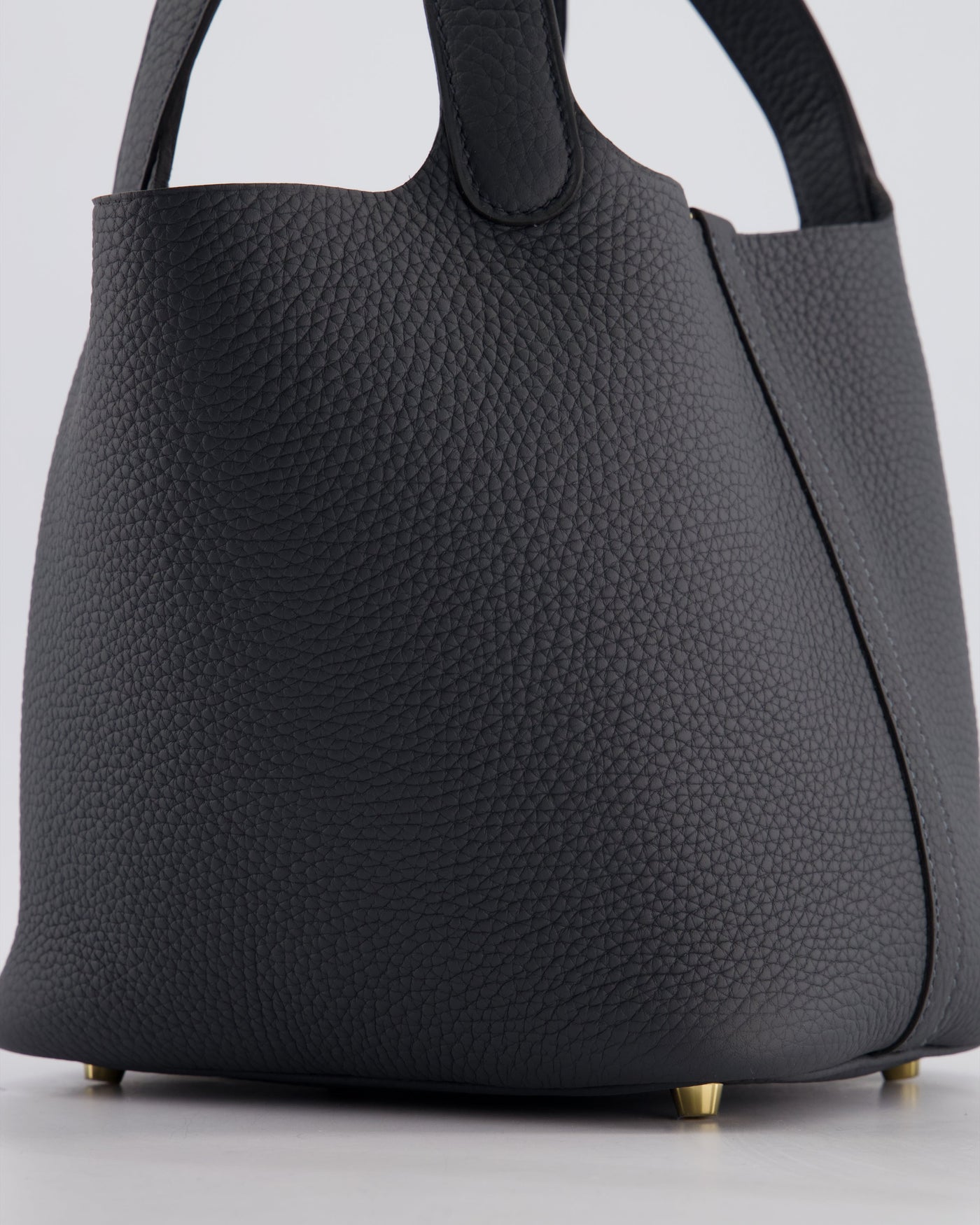 *HOT* Hermes Picotin Lock 18 Bag in Gris Misty Clemence Leather with Permabrass Hardware - Product Image 12