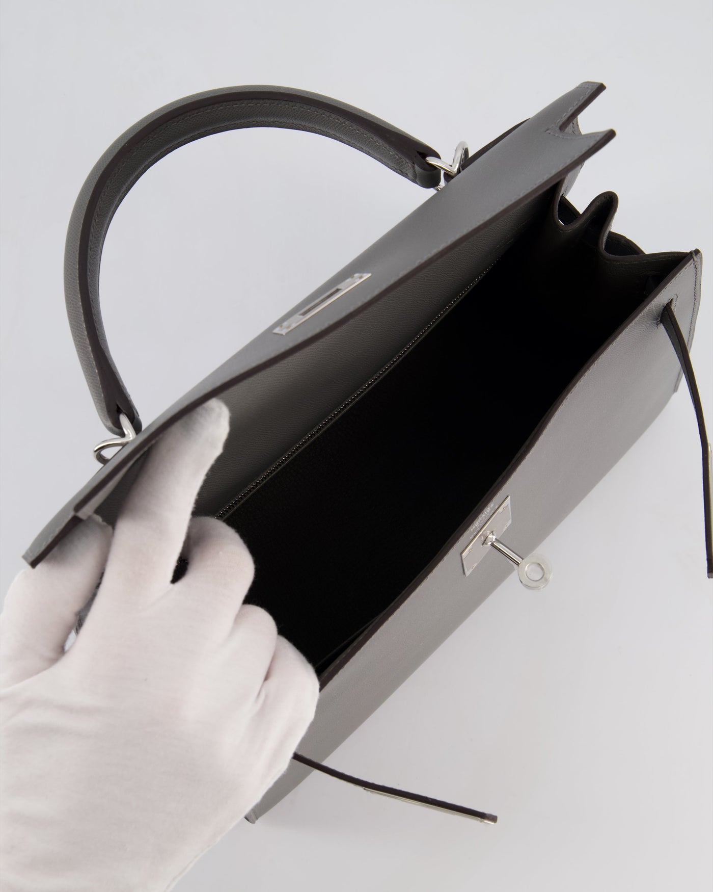 *RARE* Hermes Kelly 28 Sellier Bag in Gris Meyer Madame Leather with Palladium Hardware - Product Image 17