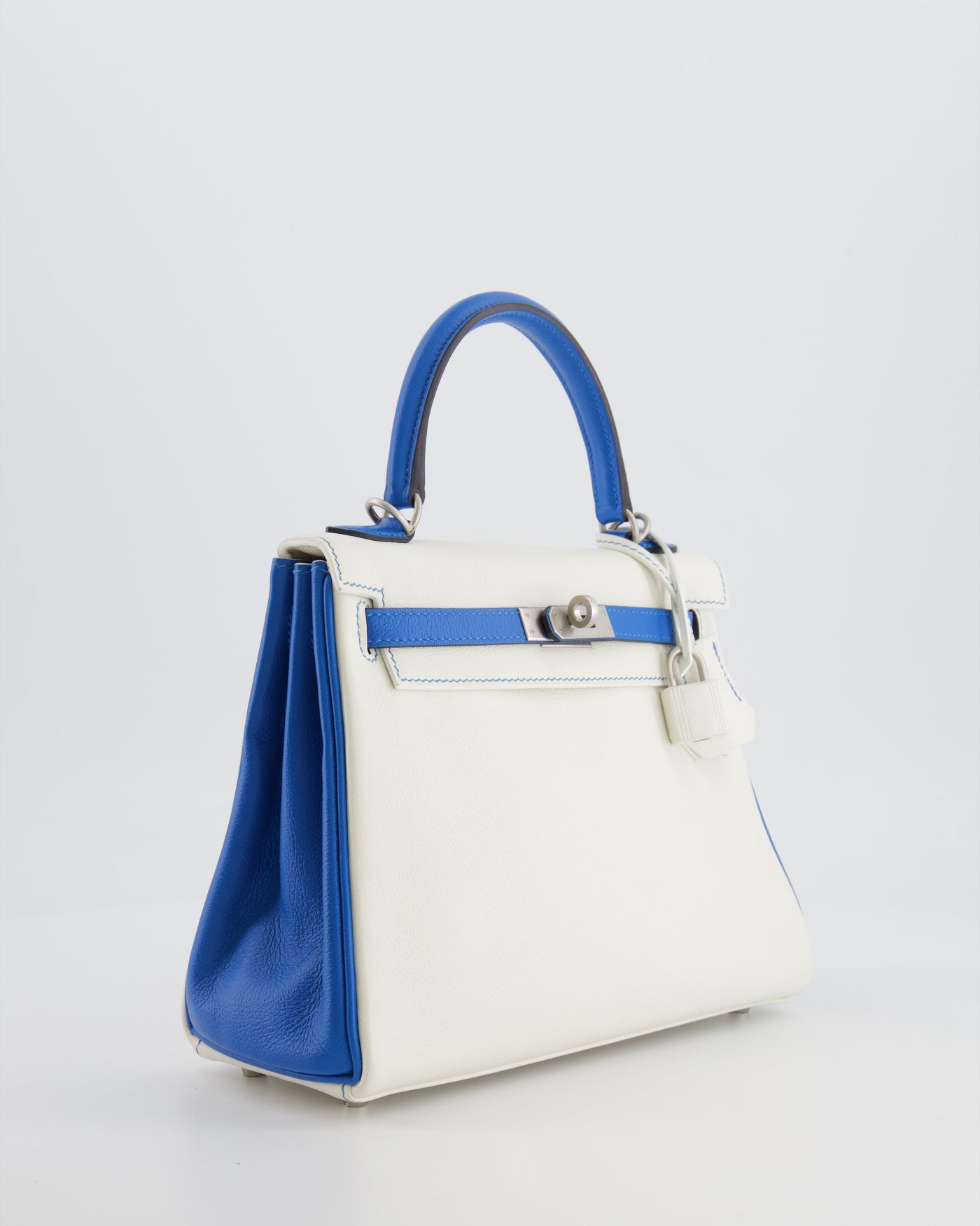 Hermes HSS Kelly 25 Retourne Bag in White and Bleu Mykonos Evercolor Leather with Contrast Stitching and Brushed Palladium Hardware - Product Image 8