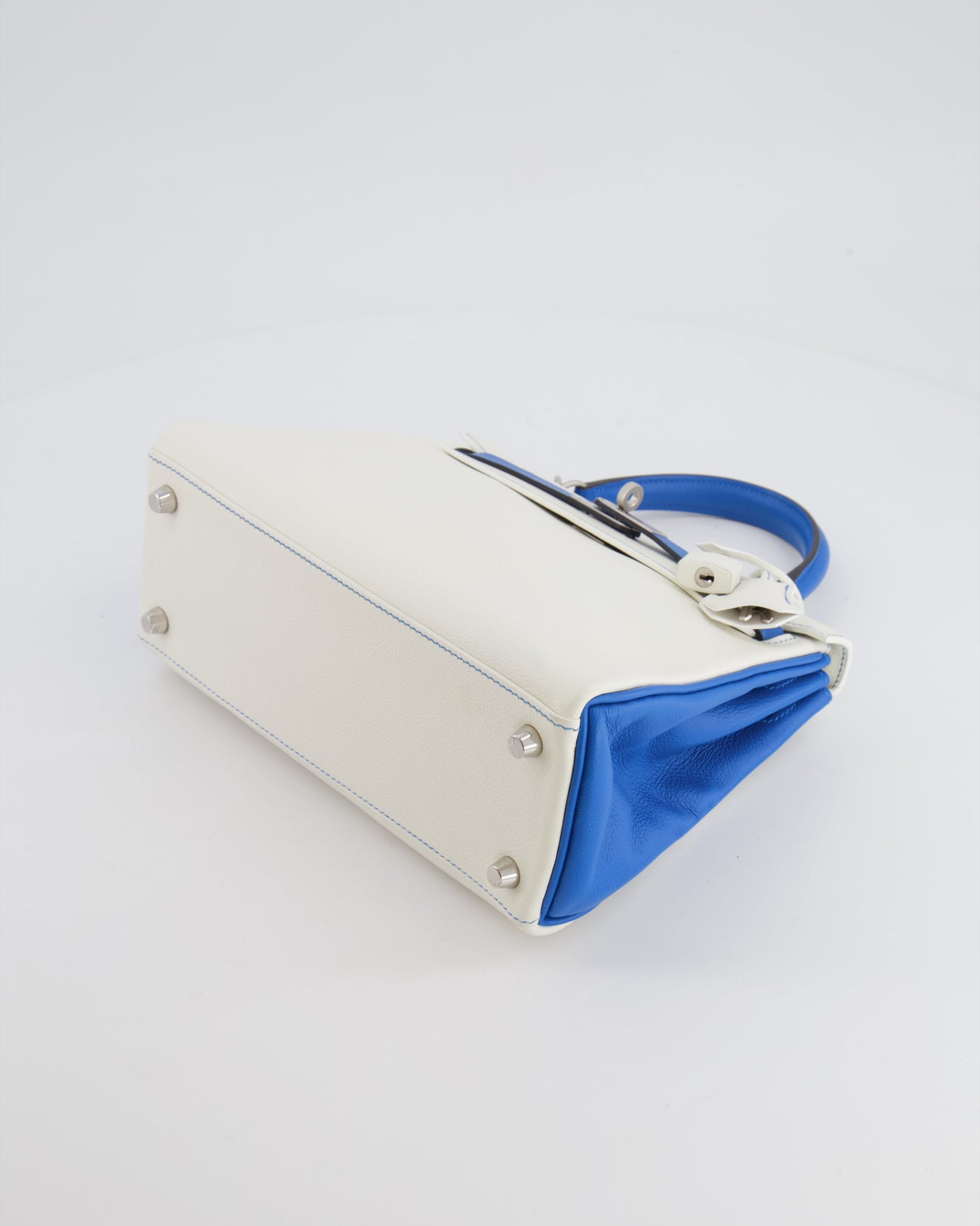 Hermes HSS Kelly 25 Retourne Bag in White and Bleu Mykonos Evercolor Leather with Contrast Stitching and Brushed Palladium Hardware - Product Image 19