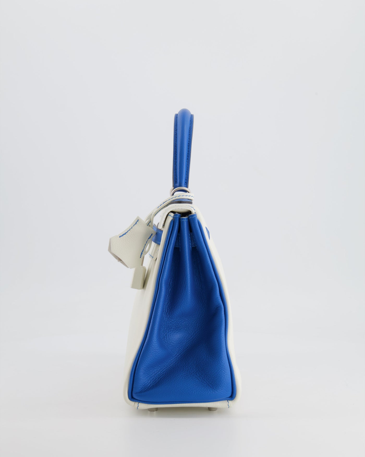 Hermes HSS Kelly 25 Retourne Bag in White and Bleu Mykonos Evercolor Leather with Contrast Stitching and Brushed Palladium Hardware - Product Image 10