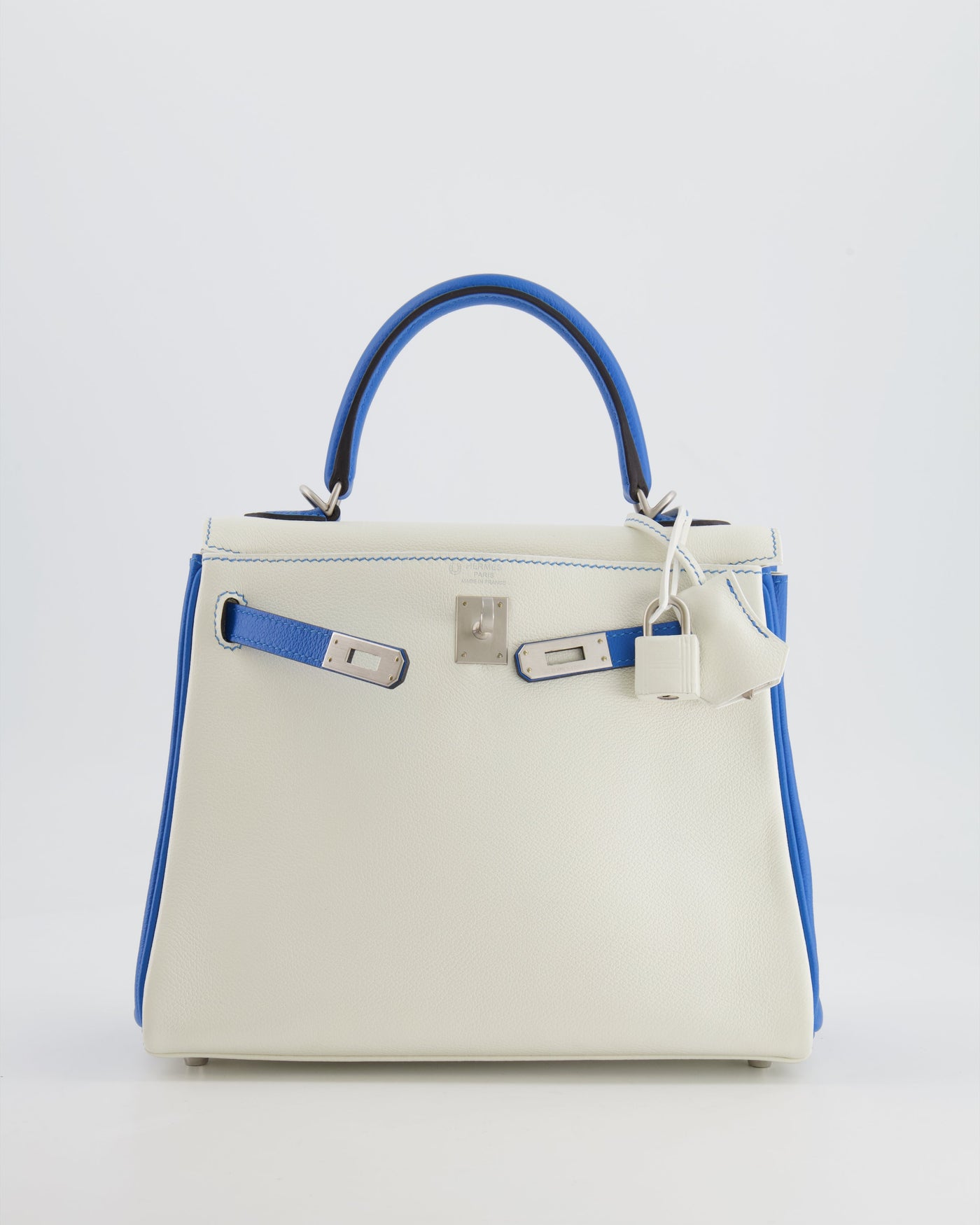 Hermes HSS Kelly 25 Retourne Bag in White and Bleu Mykonos Evercolor Leather with Contrast Stitching and Brushed Palladium Hardware - Product Image 4