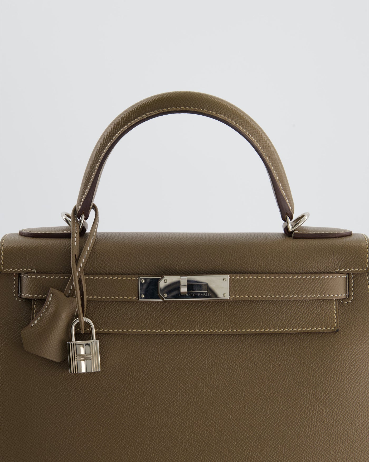 Hermes Kelly 28 Sellier Bag in Etoupe Epsom Leather with Palladium Hardware - Product Image 16