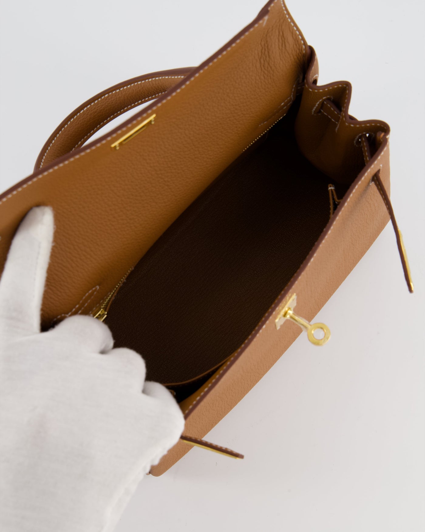 Hermes Kelly 25 Retourne Bag in Gold Togo Leather with Gold Hardware - Product Image 16