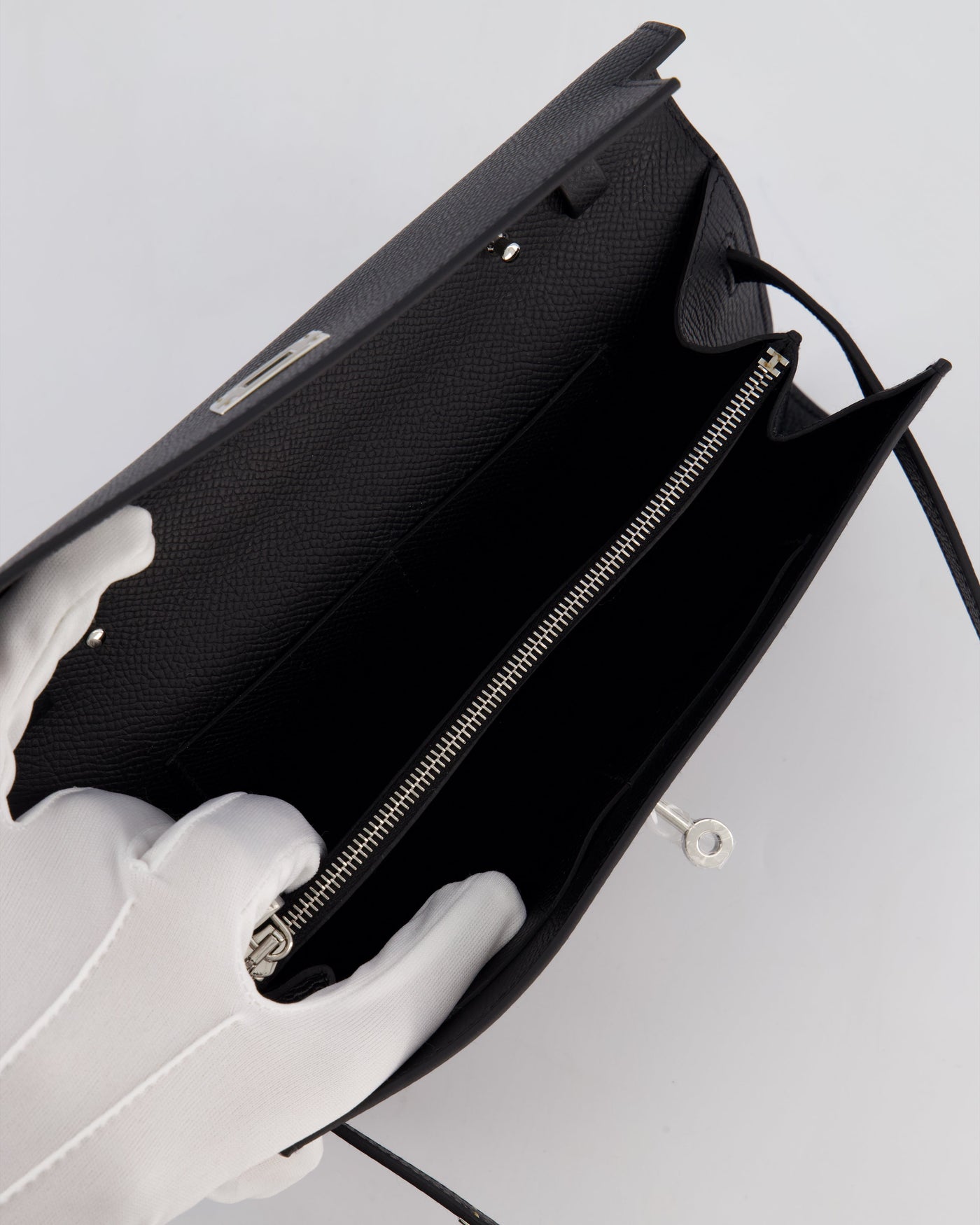 Hermes Kelly To Go Bag in Noir Epsom Leather with Palladium Hardware - Product Image 22