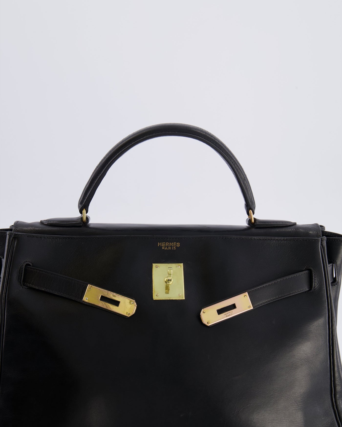 Hermes Kelly 32 Retourne Bag in Black Calfskin Box Leather with Gold Hardware - Product Image 5