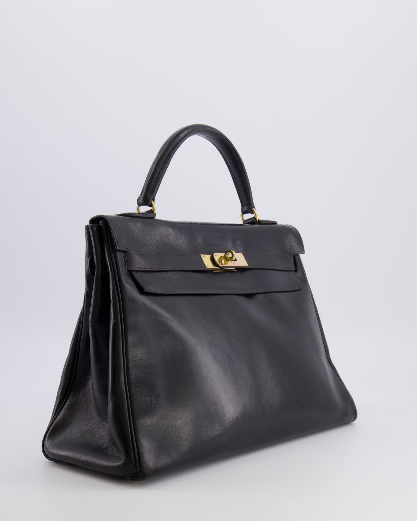 Hermes Kelly 32 Retourne Bag in Black Calfskin Box Leather with Gold Hardware - Product Image 2