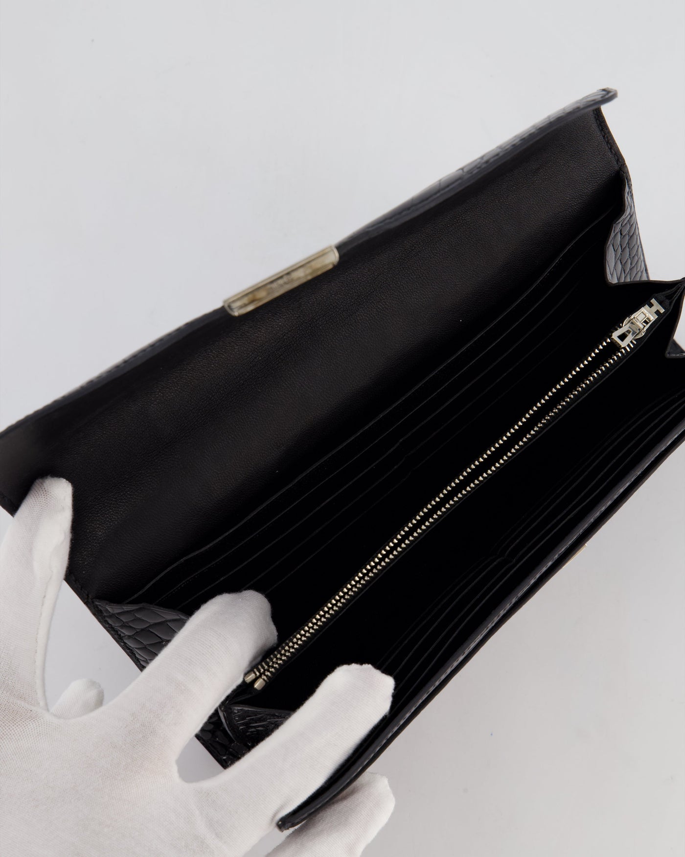Hermes Constance Wallet in Noir Alligator with Palladium Hardware - Product Image 18