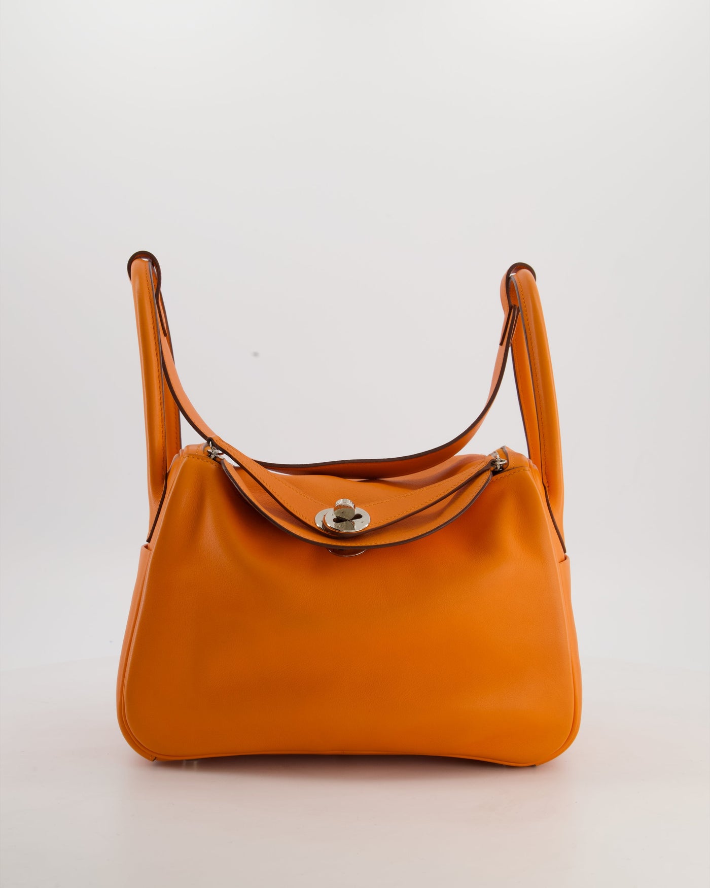Hermes Lindy 26 Bag in Orange H Swift Leather with Palladium Hardware - Product Image 3