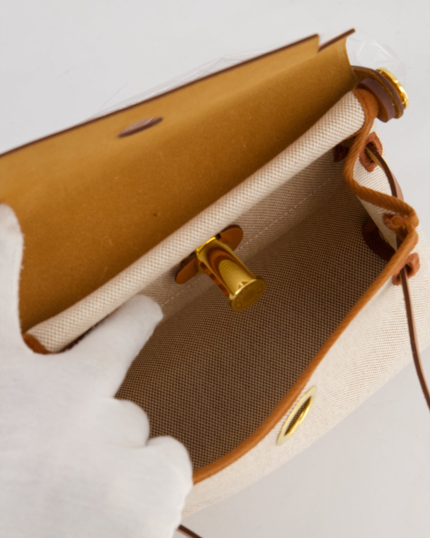 *HOT* Hermes Herbag Zip 20 Bag in Fauve Vache Hunter Leather & Ecru/Beige Viking Canvas with Gold Hardware - Product Image 14